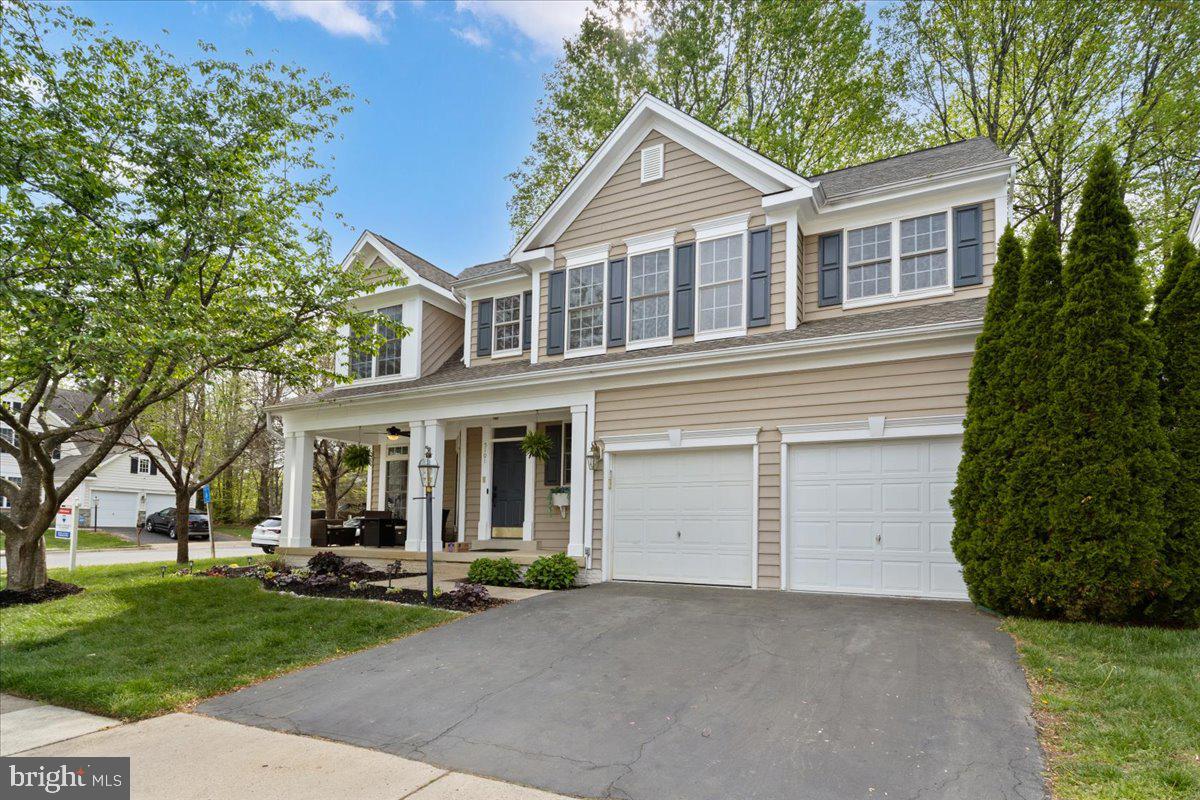RIDGEFIELD VILLAGE - Residential