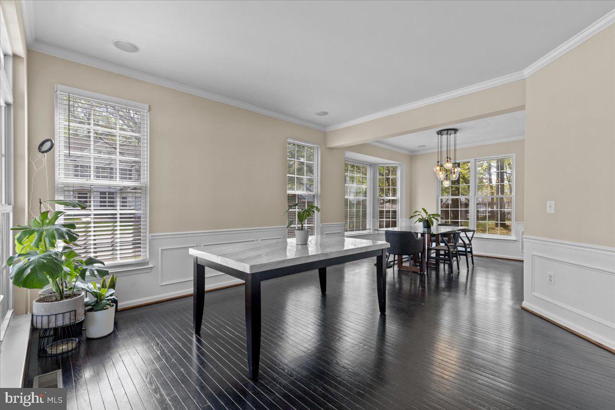 RIDGEFIELD VILLAGE - Residential