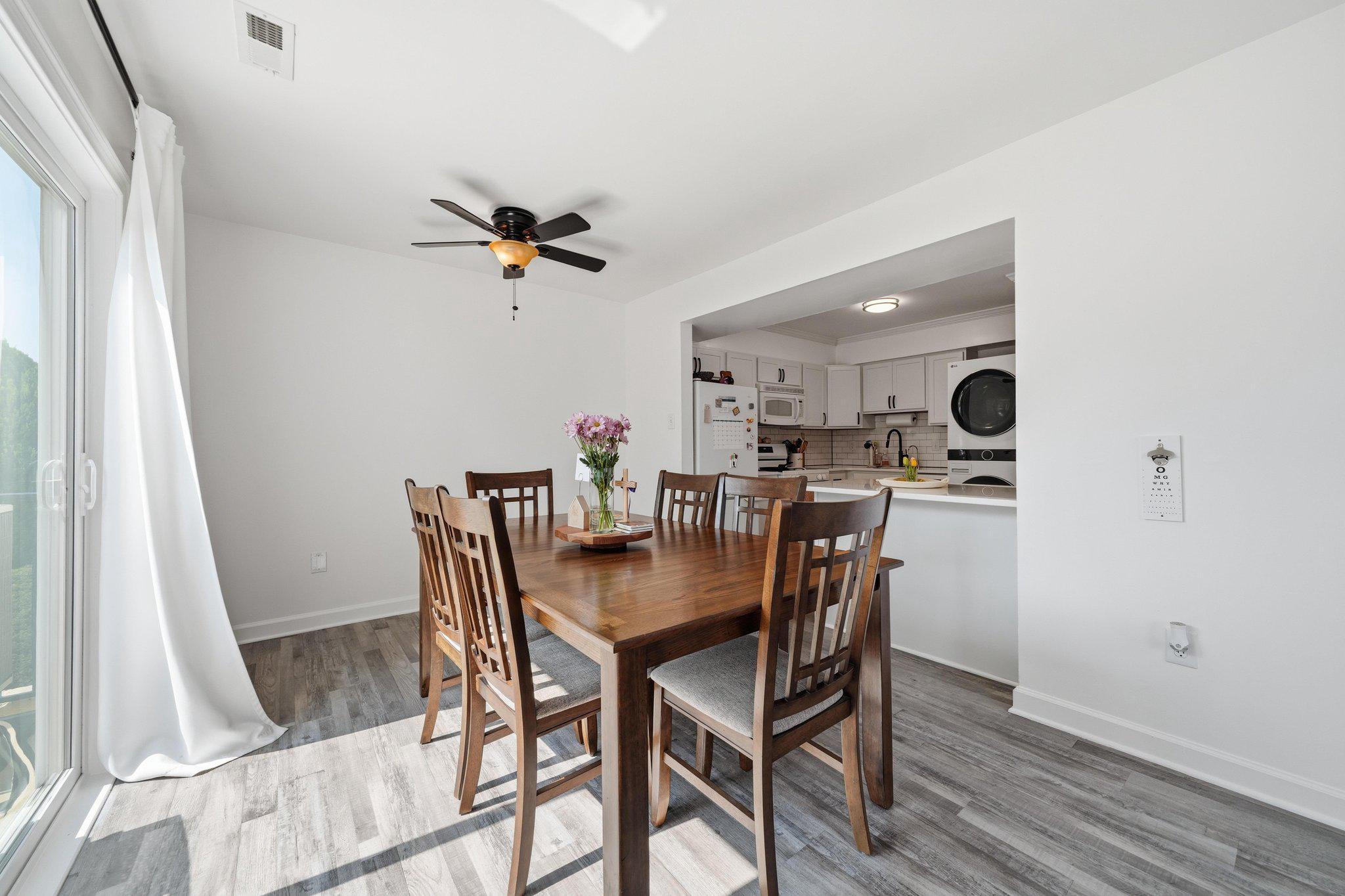 APPLEWALK CONDO - Residential
