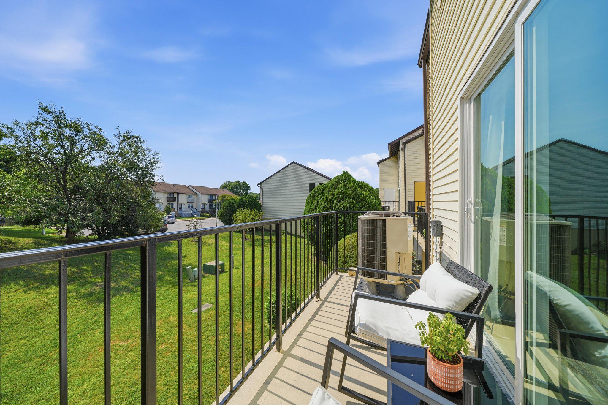 APPLEWALK CONDO - Residential