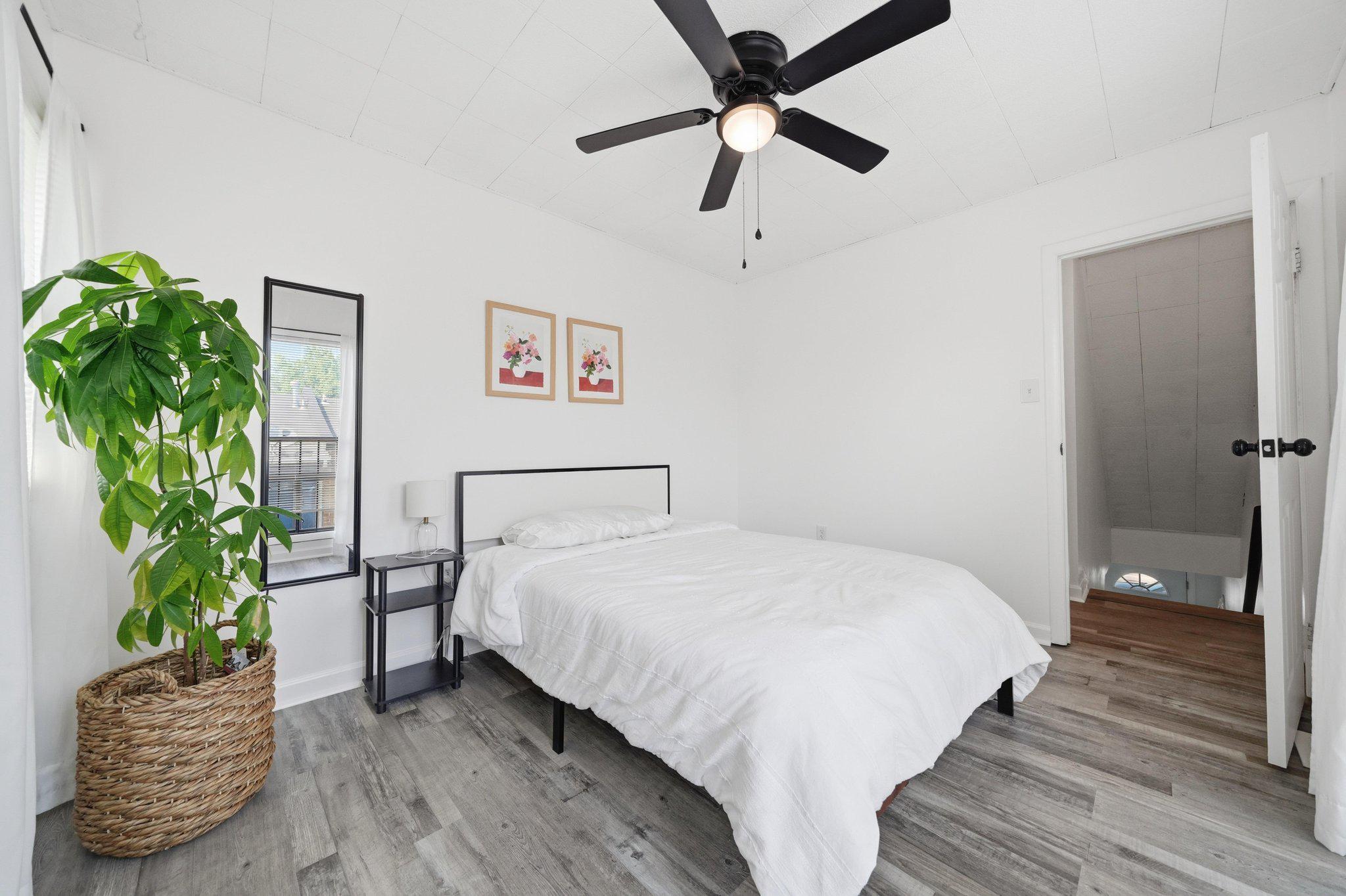 APPLEWALK CONDO - Residential
