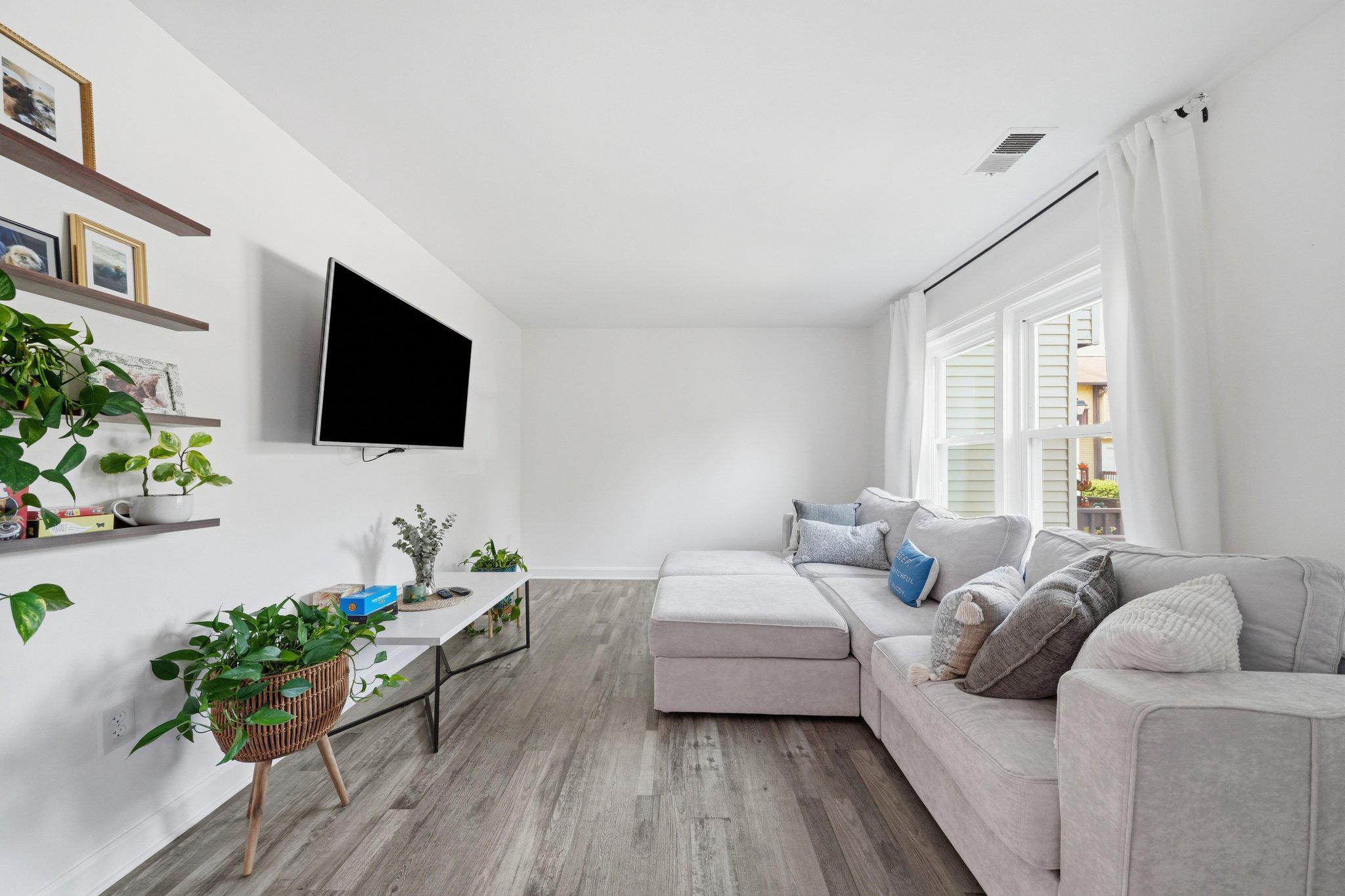 APPLEWALK CONDO - Residential