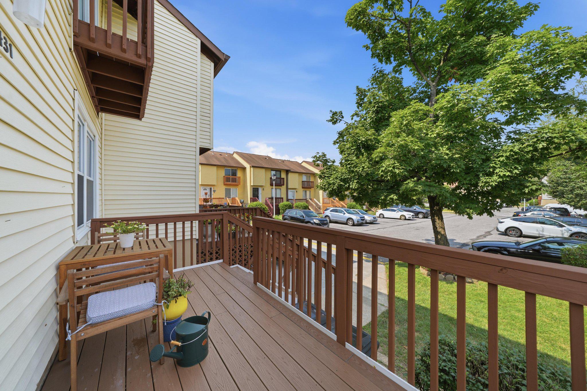 APPLEWALK CONDO - Residential