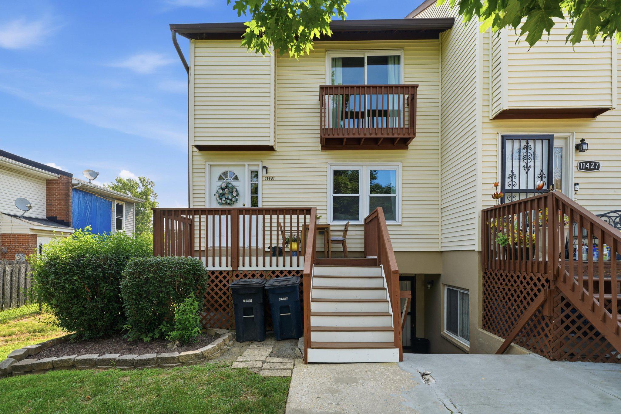 APPLEWALK CONDO - Residential