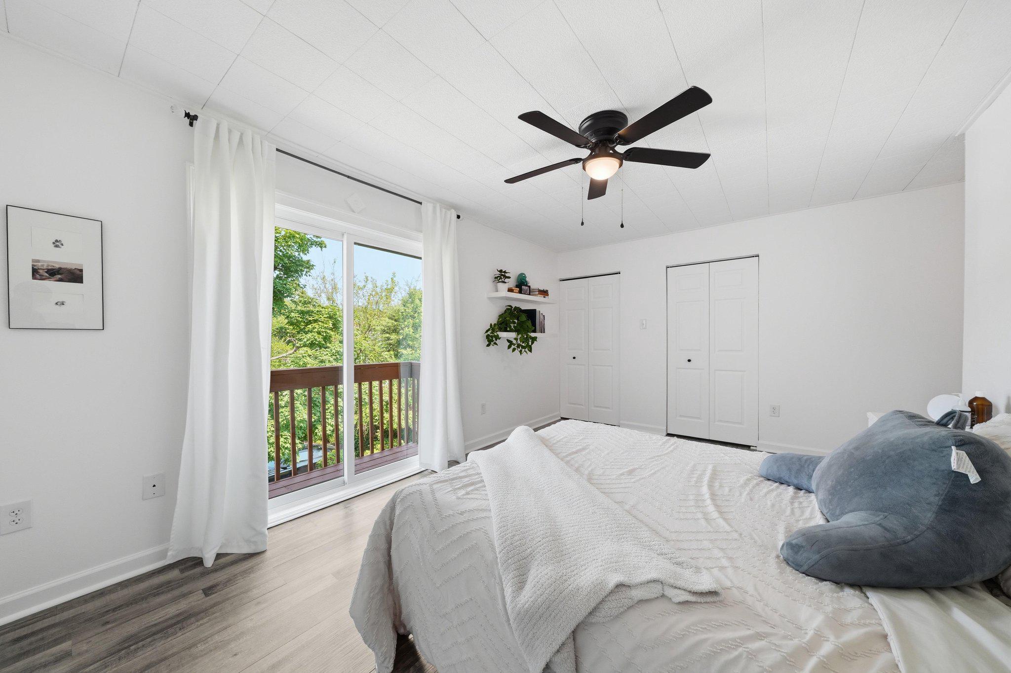 APPLEWALK CONDO - Residential