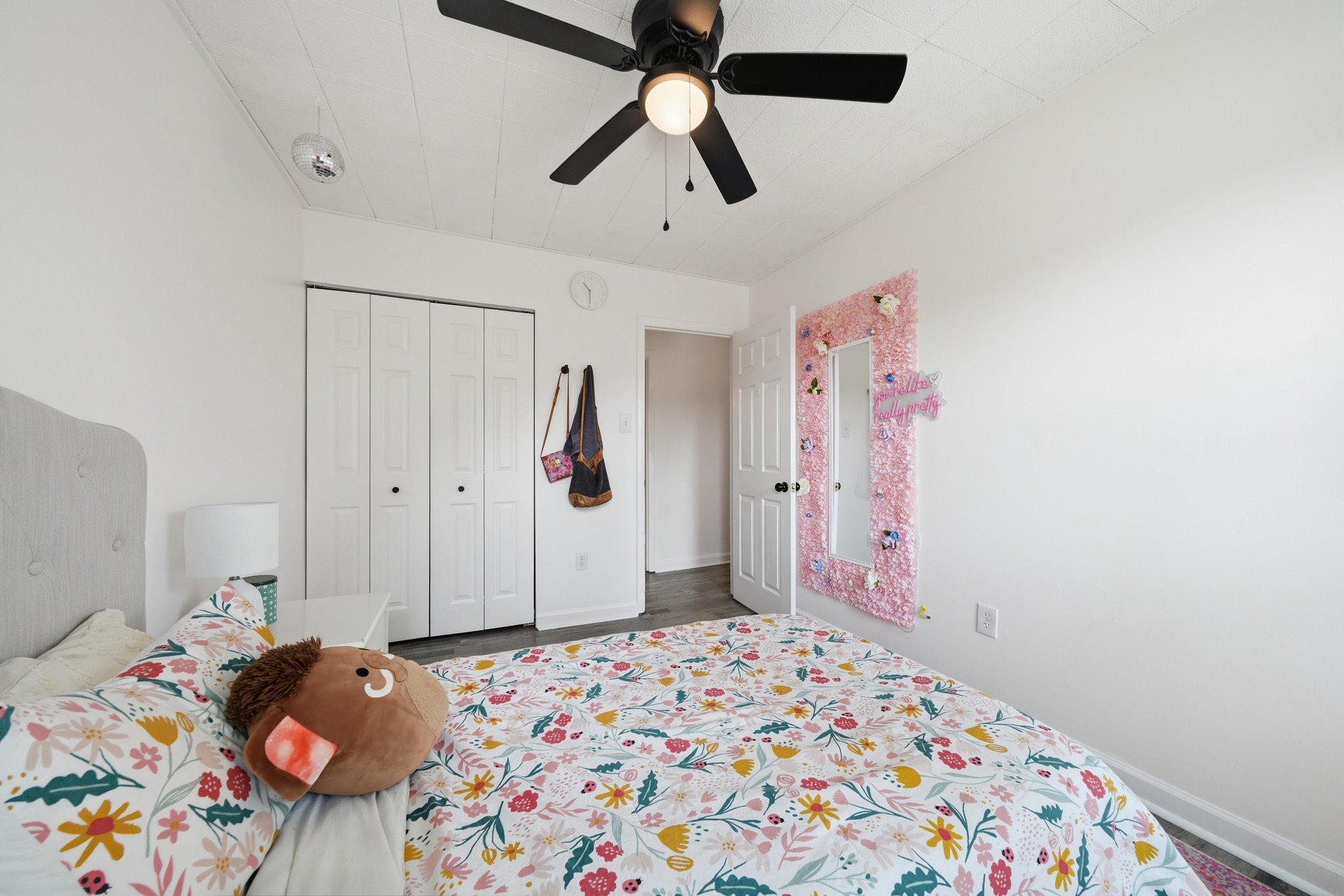 APPLEWALK CONDO - Residential