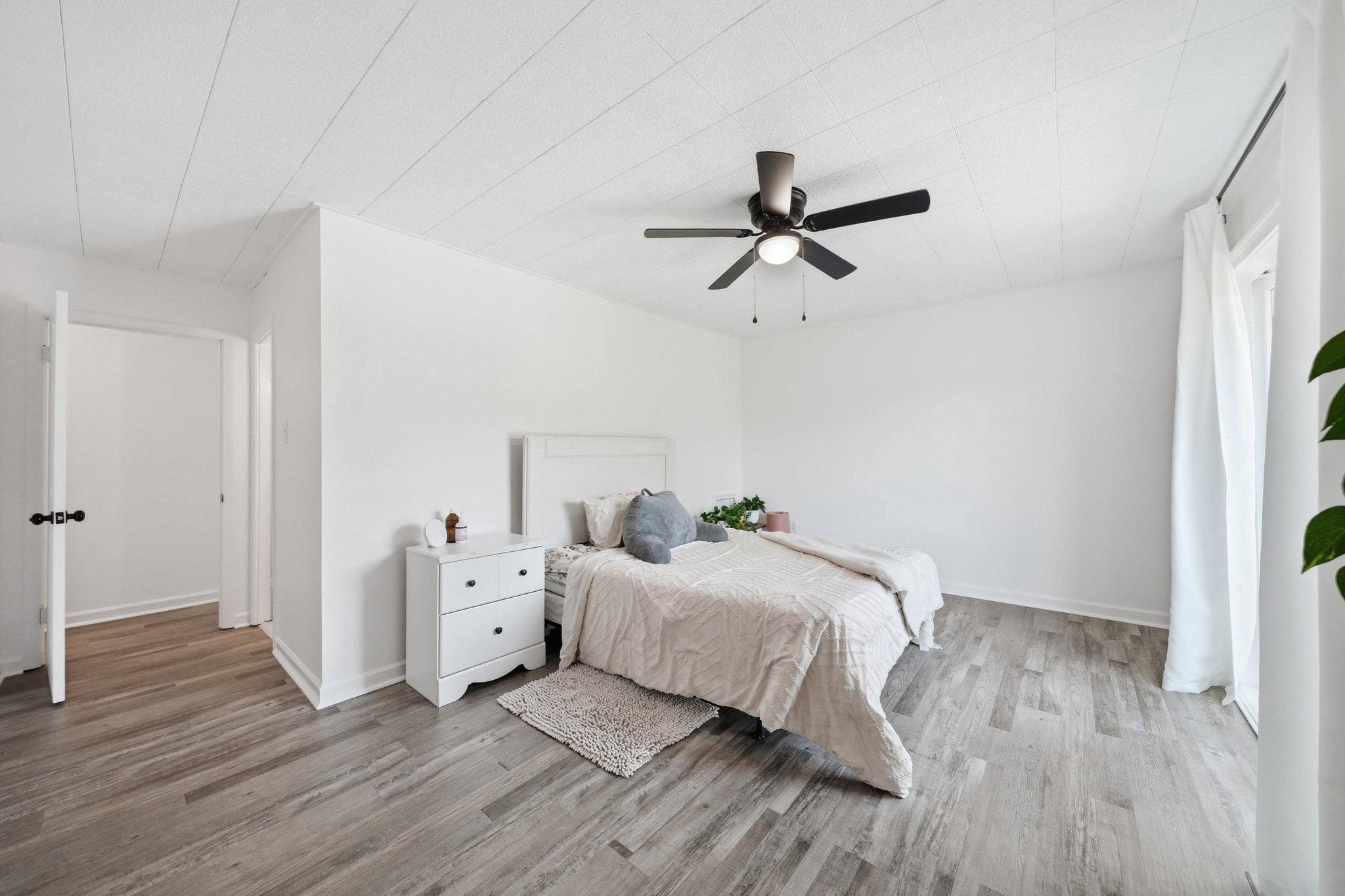 APPLEWALK CONDO - Residential
