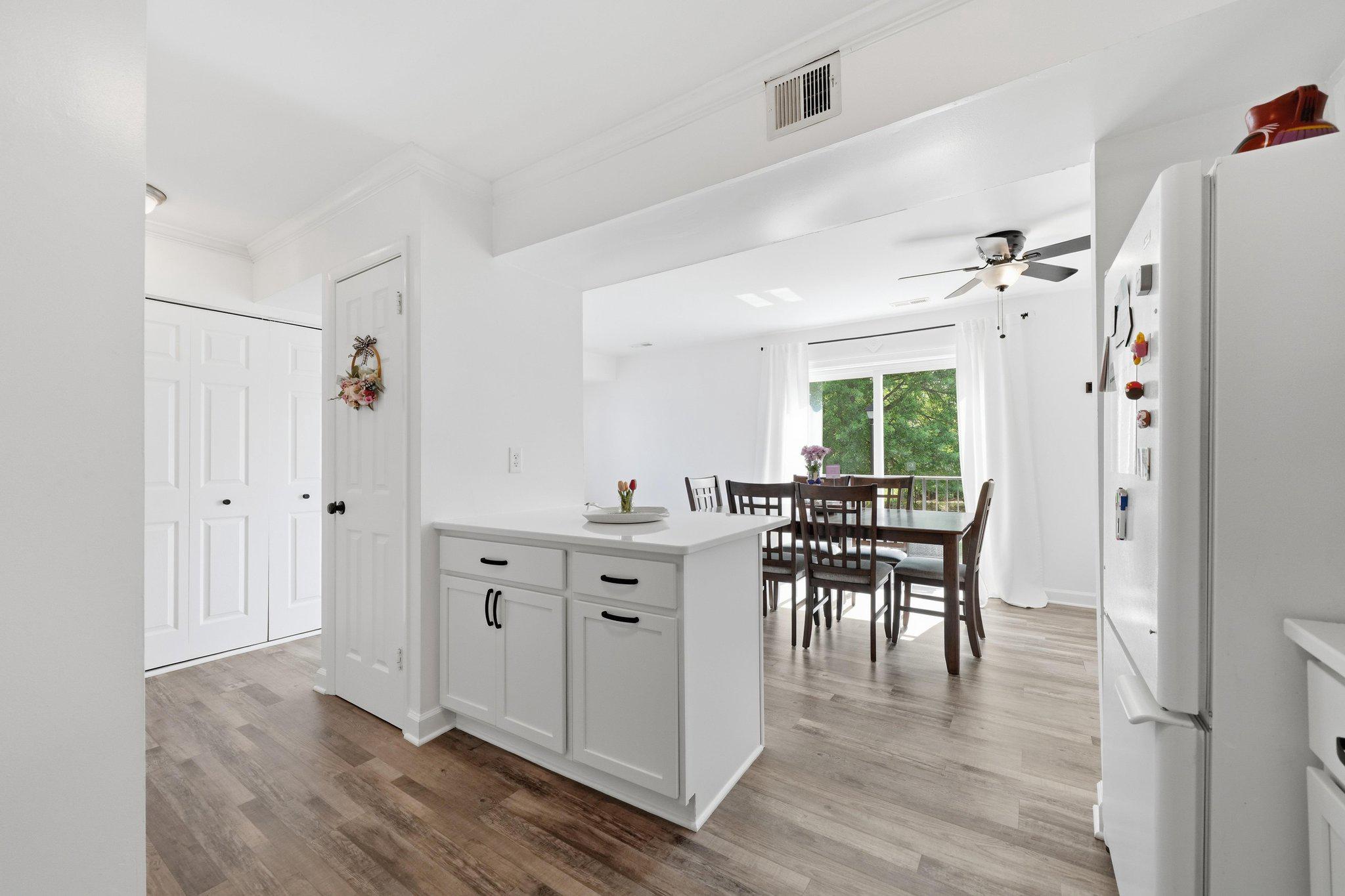 APPLEWALK CONDO - Residential