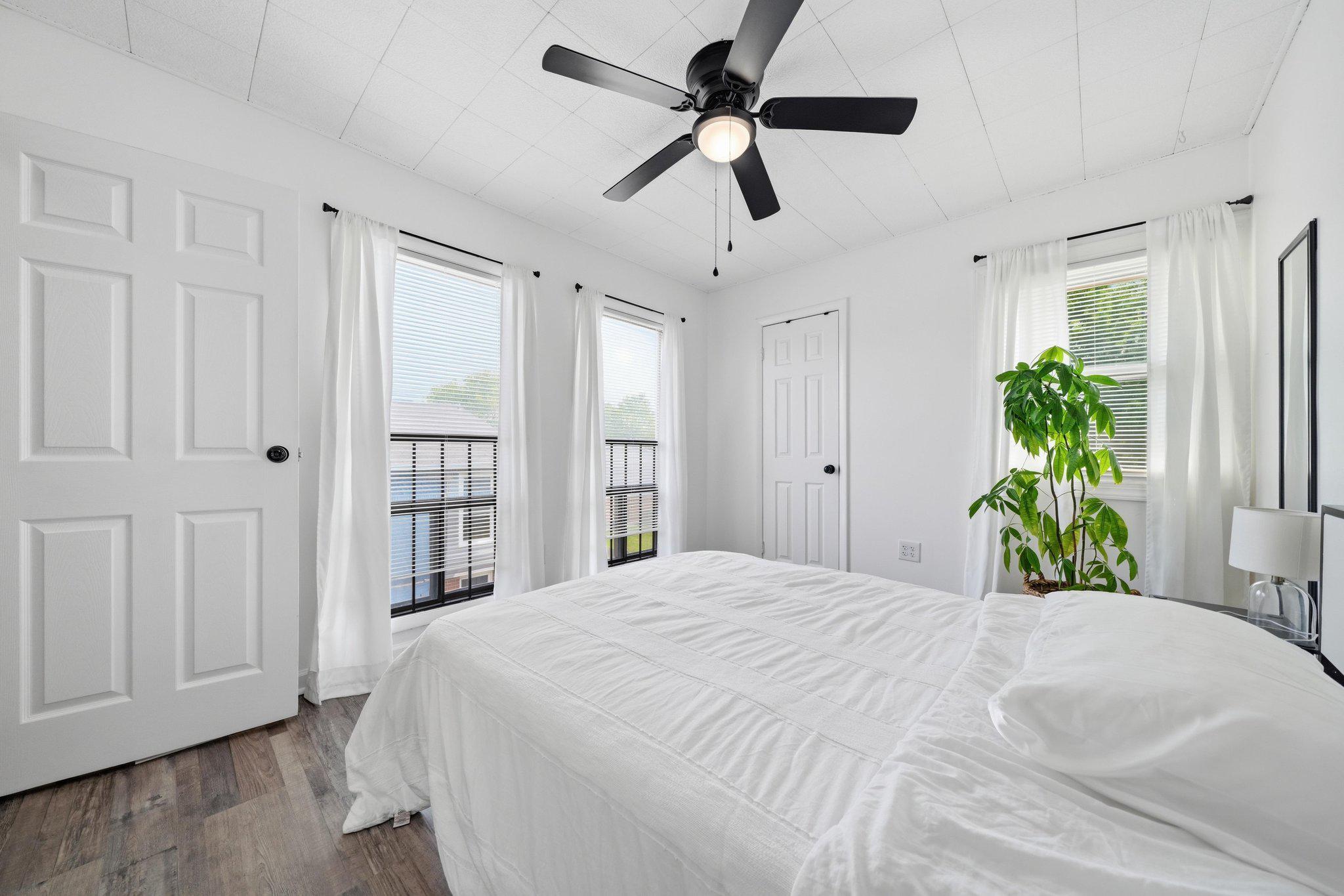 APPLEWALK CONDO - Residential