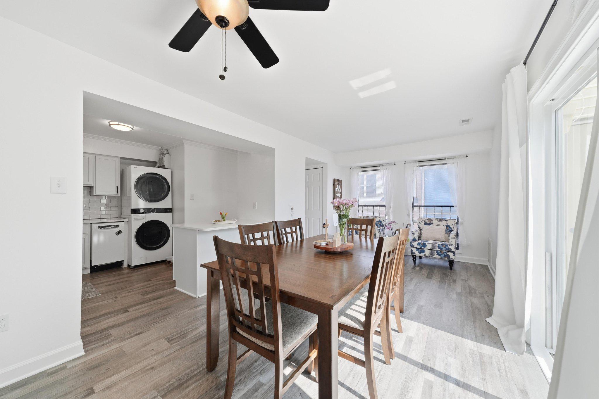 APPLEWALK CONDO - Residential
