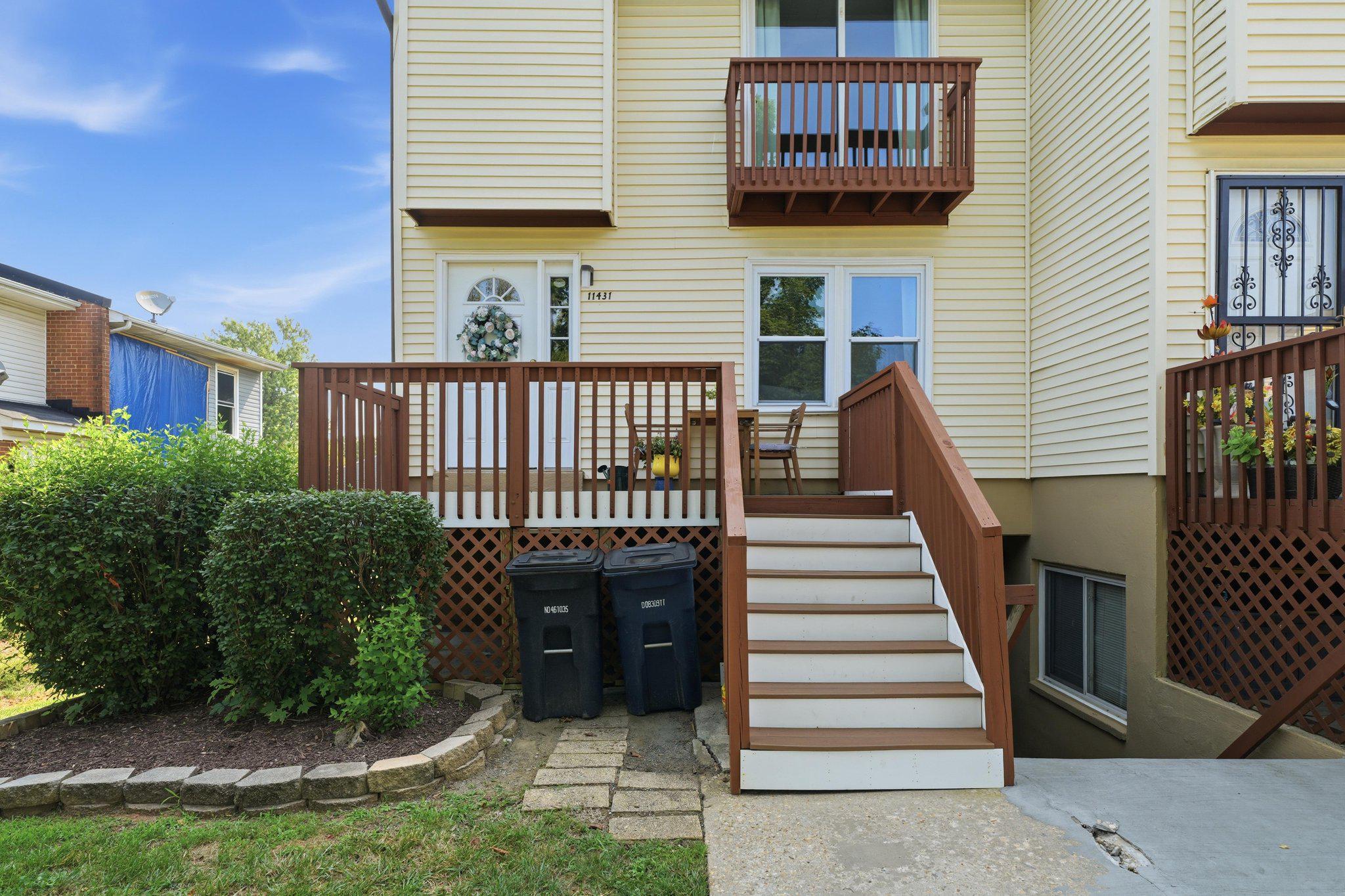 APPLEWALK CONDO - Residential