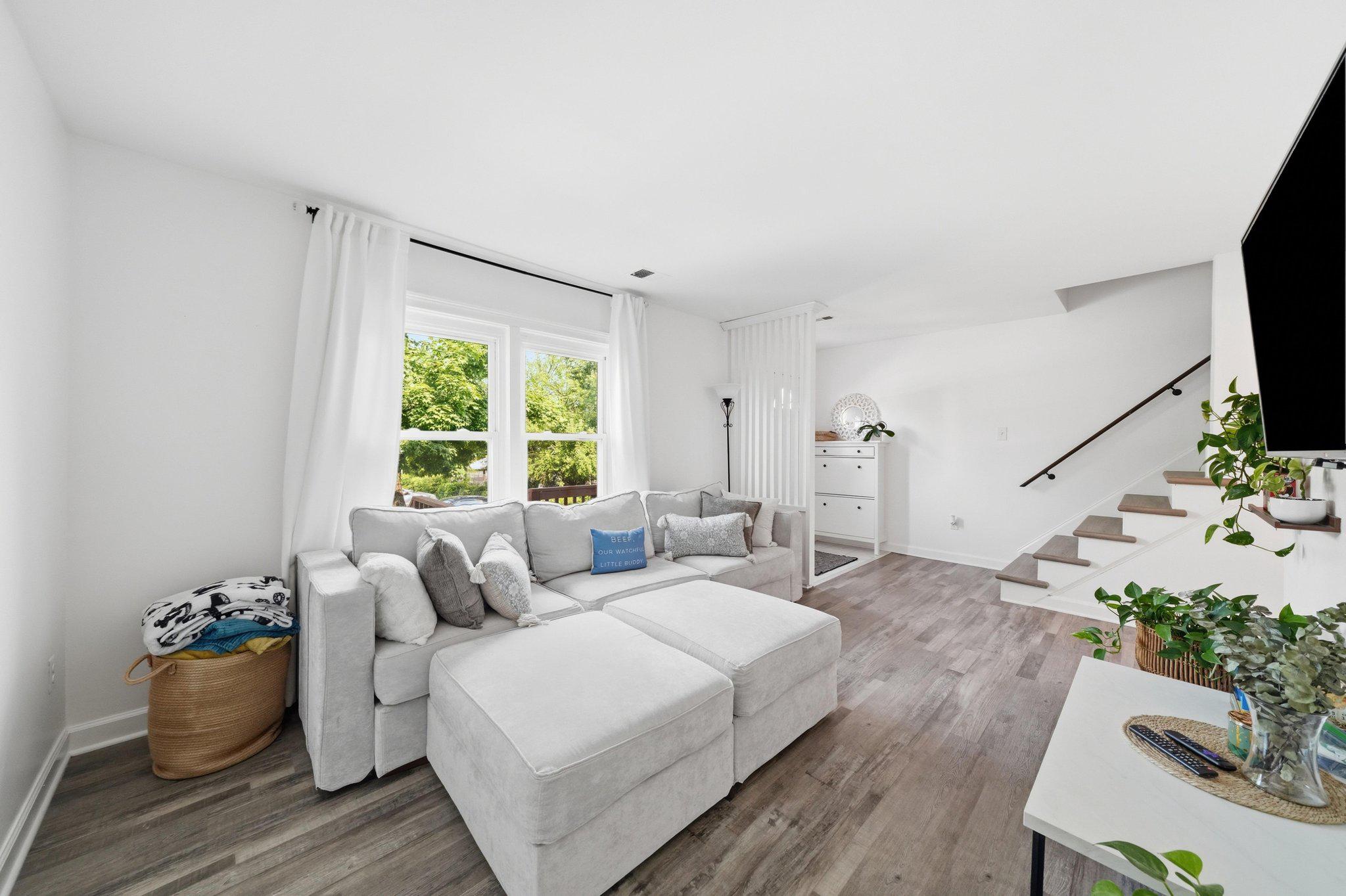 APPLEWALK CONDO - Residential