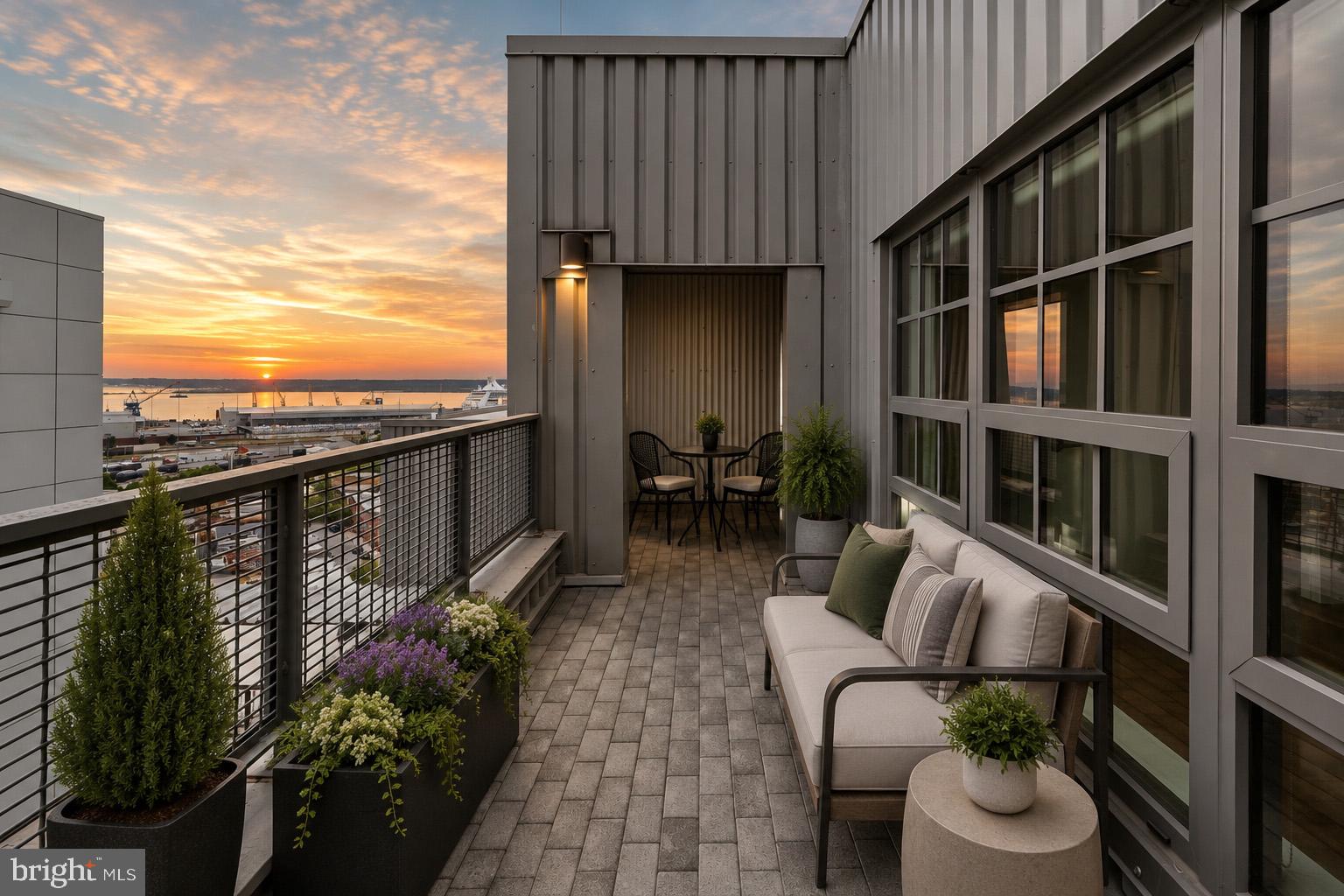 LOCUST POINT - Residential