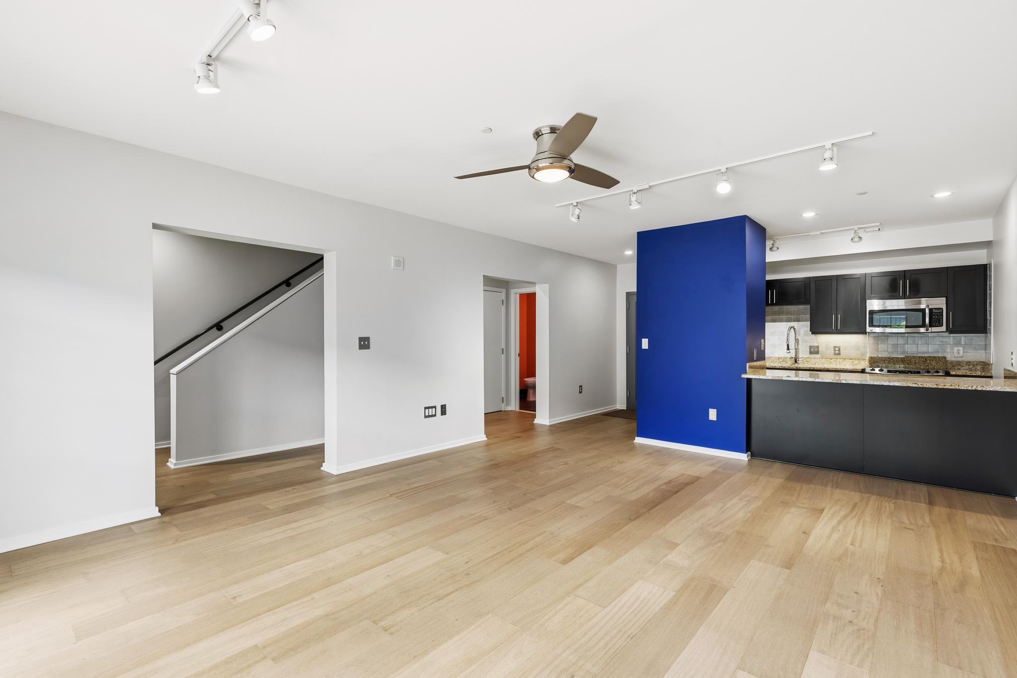 LOCUST POINT - Residential