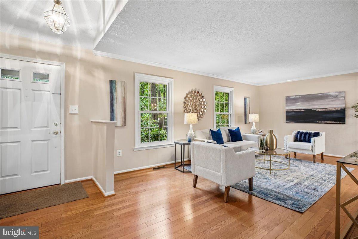 RESTON - Residential