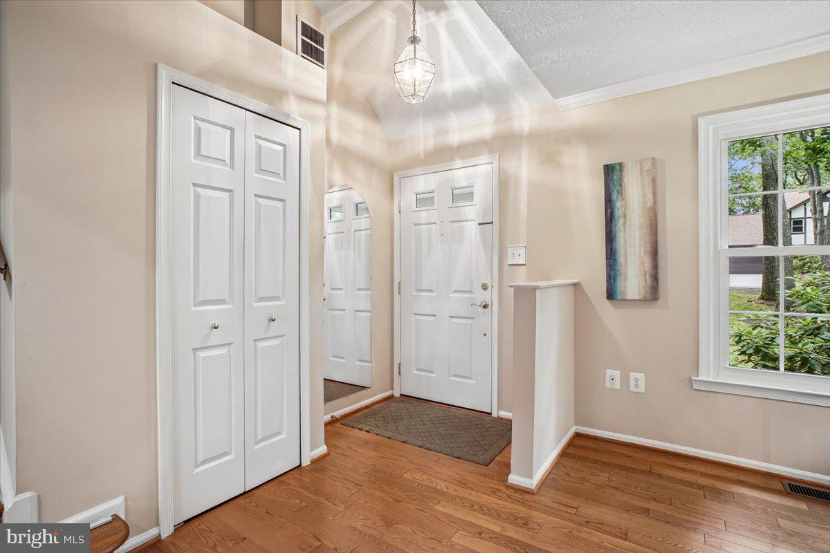 RESTON - Residential