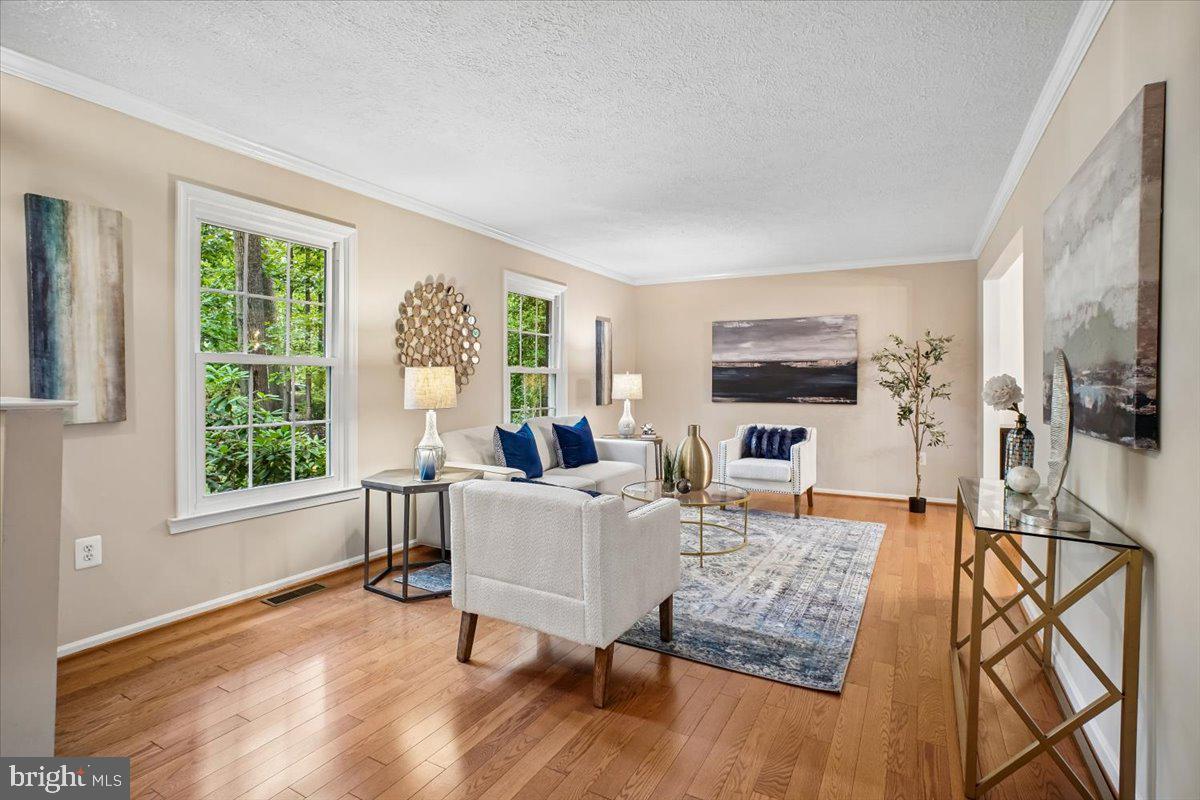 RESTON - Residential