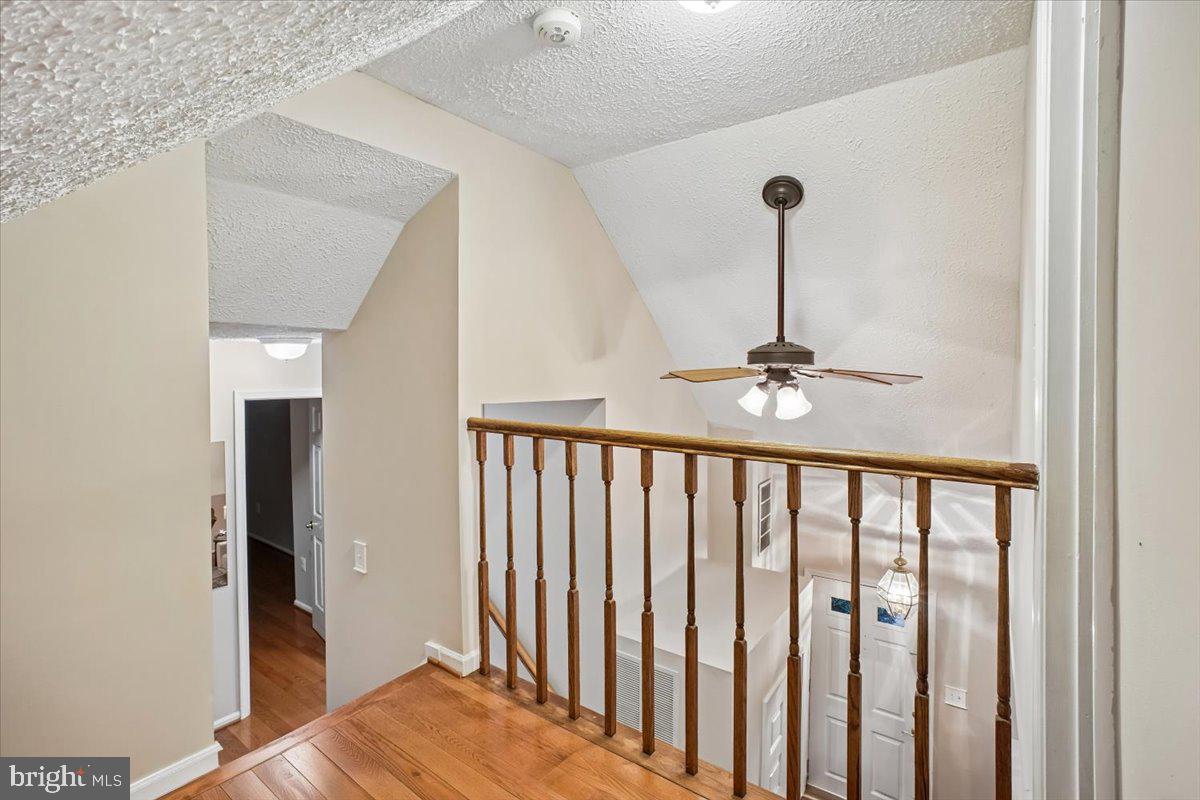 RESTON - Residential
