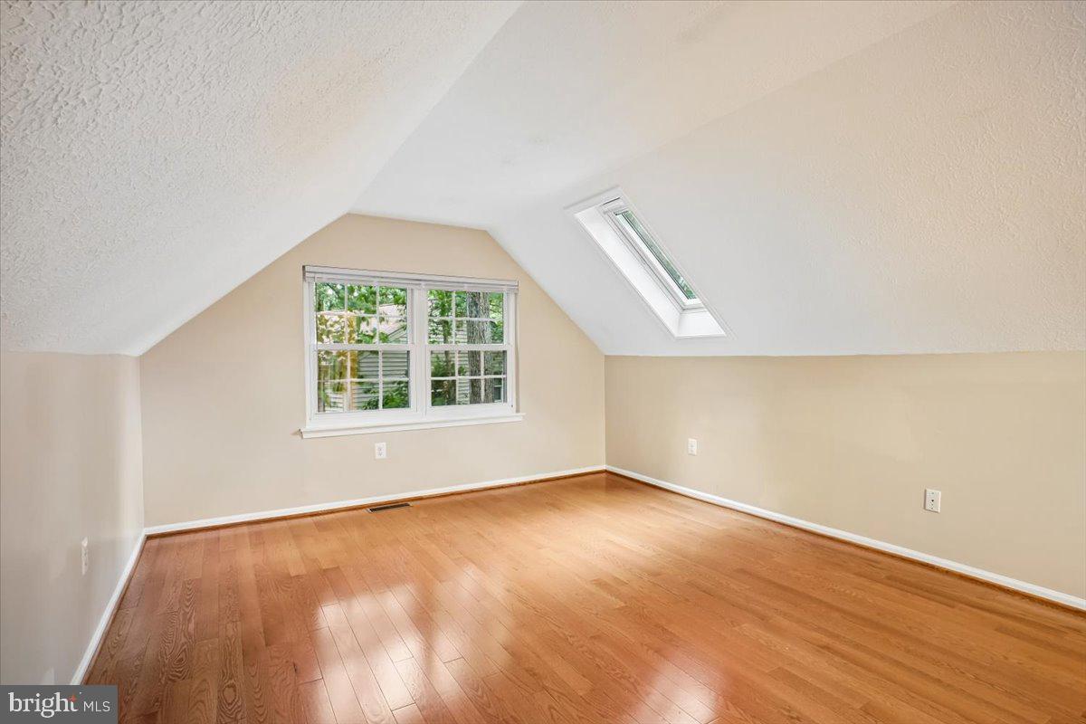 RESTON - Residential