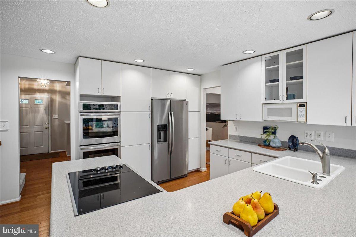 RESTON - Residential