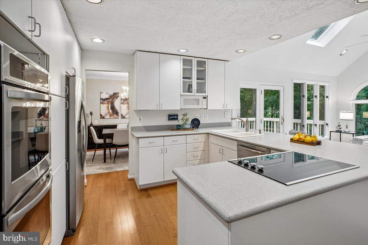 RESTON - Residential