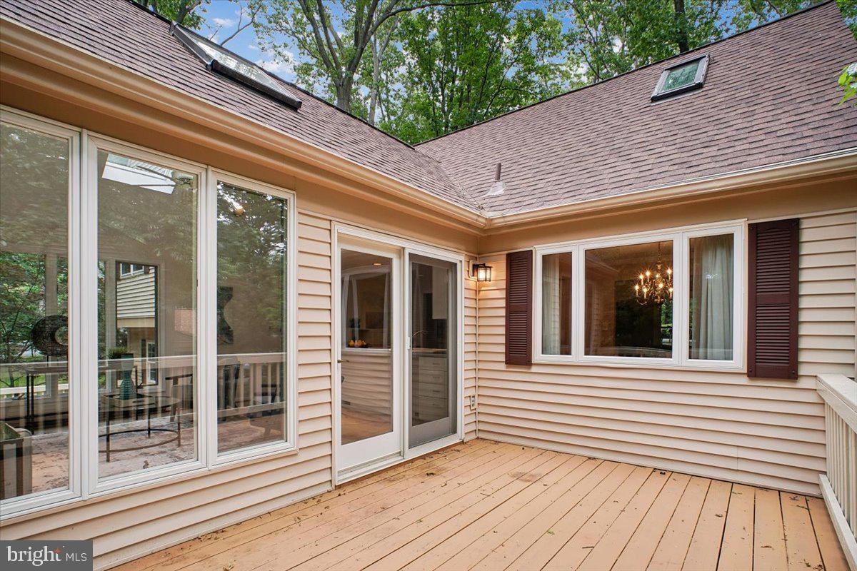RESTON - Residential