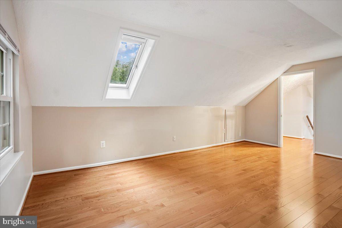 RESTON - Residential