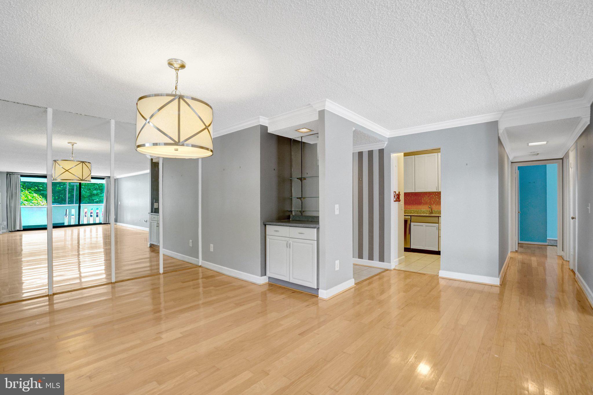 ALEXANDRIA KNOLLS - Residential