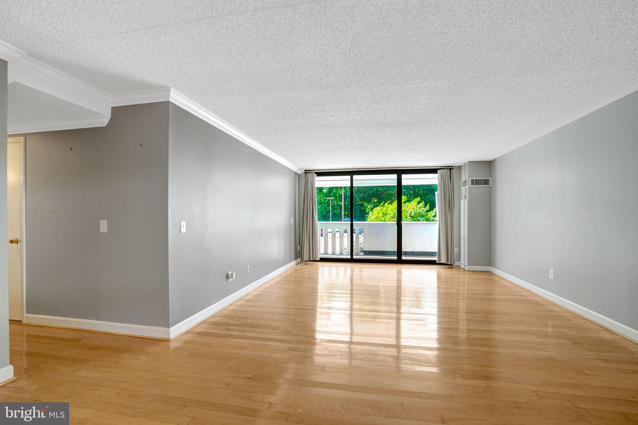 ALEXANDRIA KNOLLS - Residential