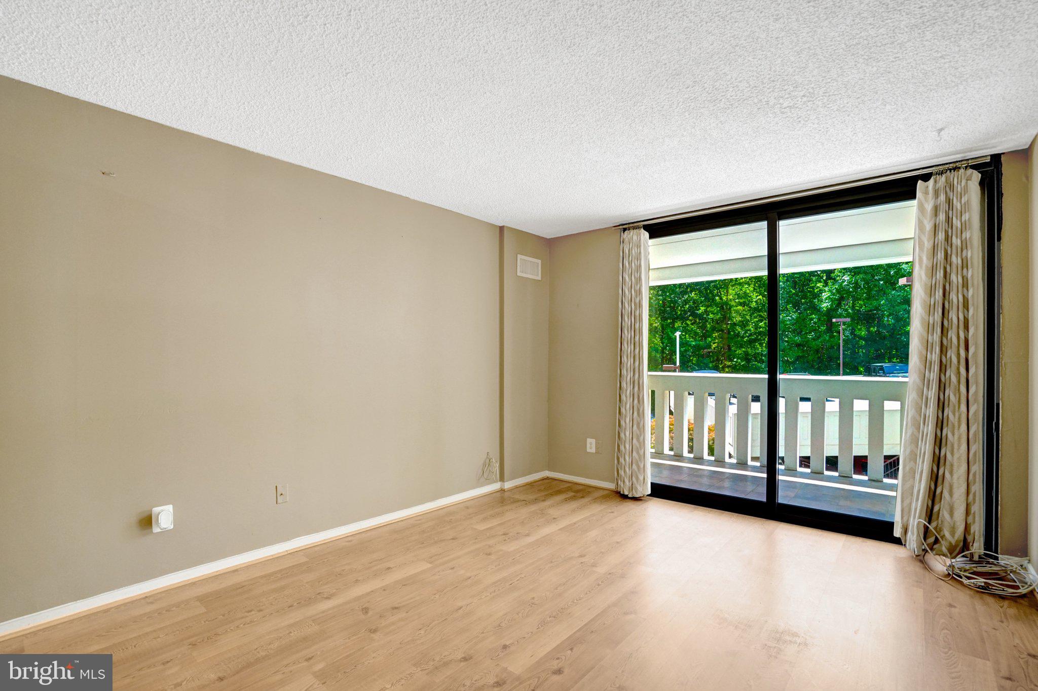 ALEXANDRIA KNOLLS - Residential
