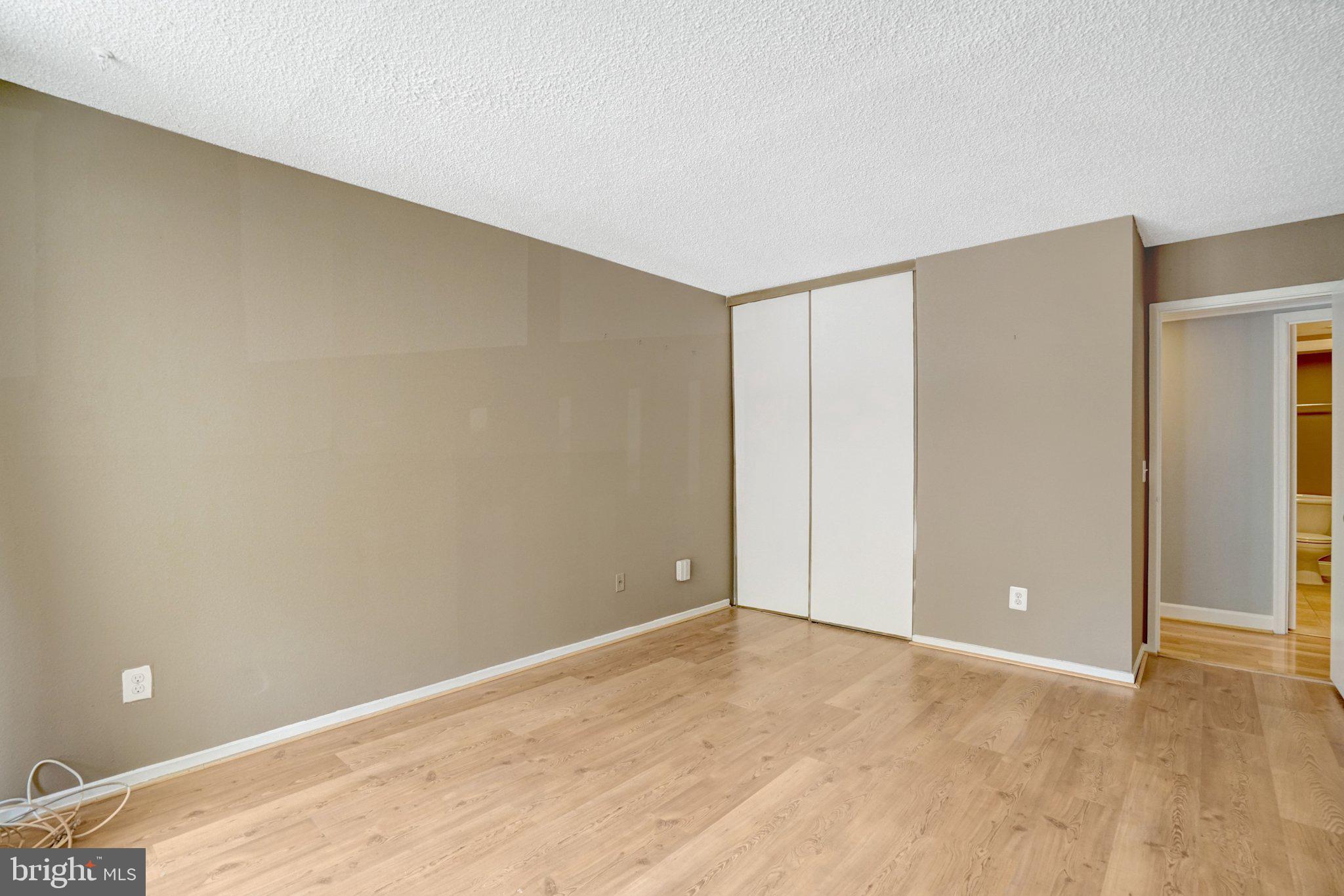 ALEXANDRIA KNOLLS - Residential