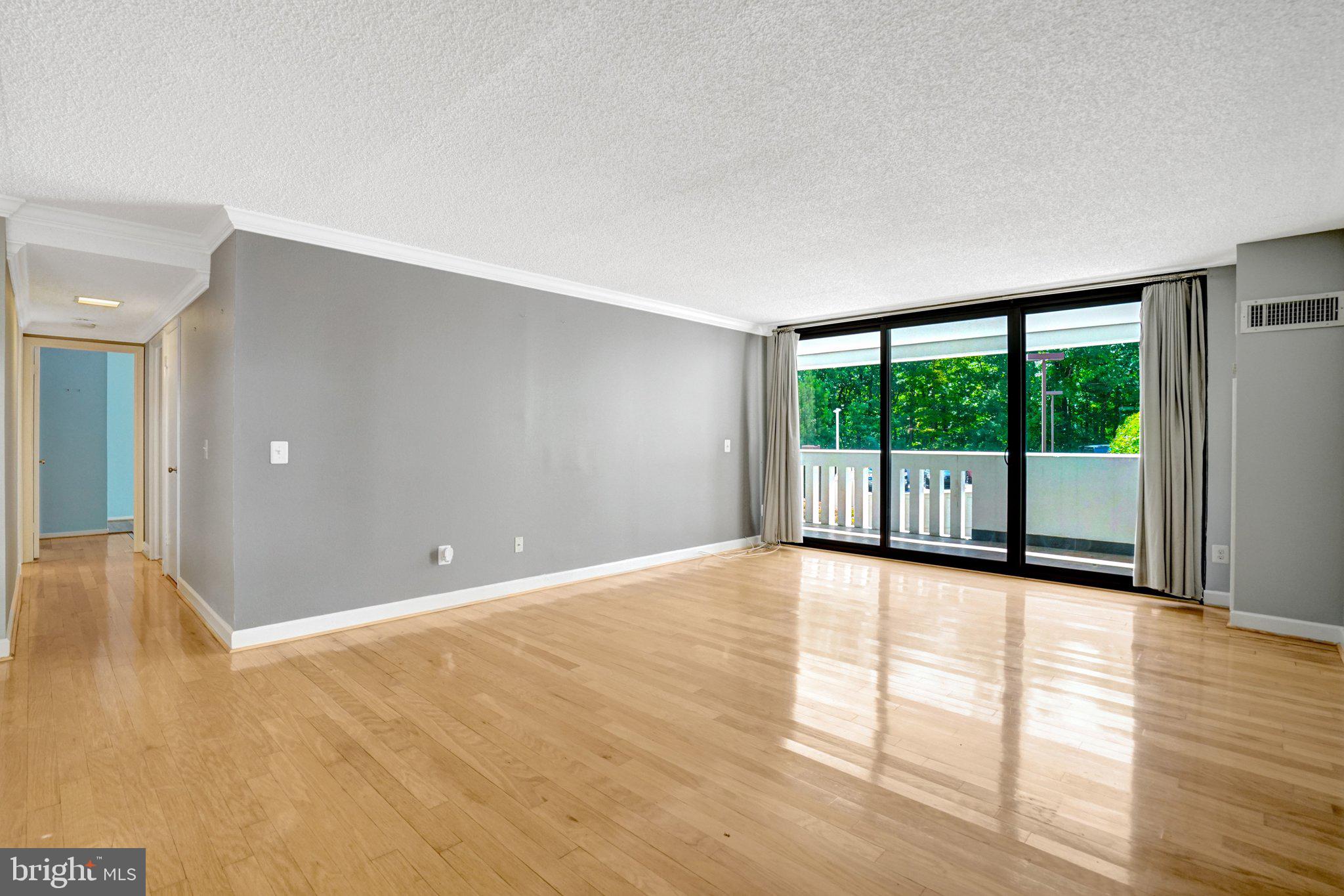 ALEXANDRIA KNOLLS - Residential