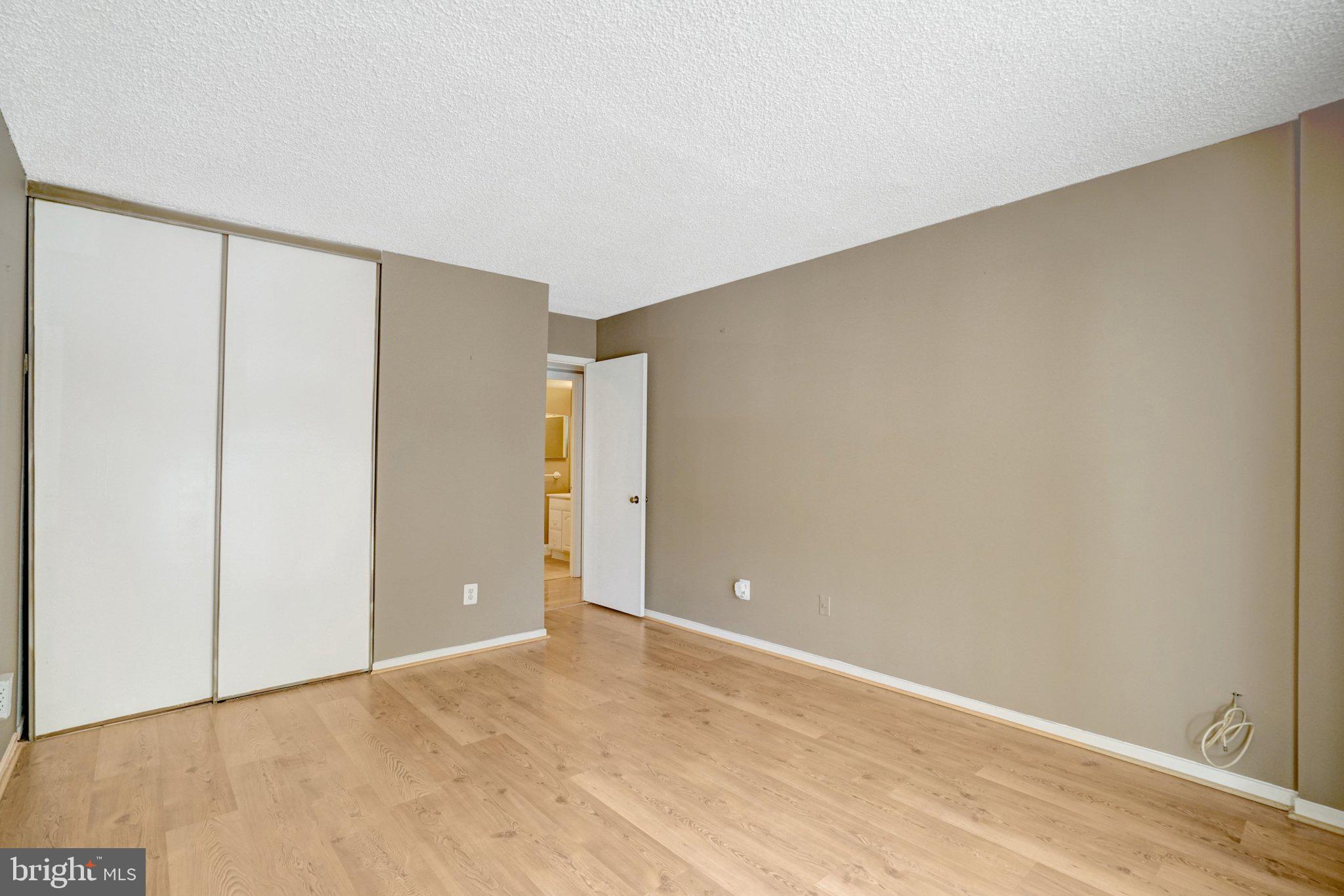 ALEXANDRIA KNOLLS - Residential