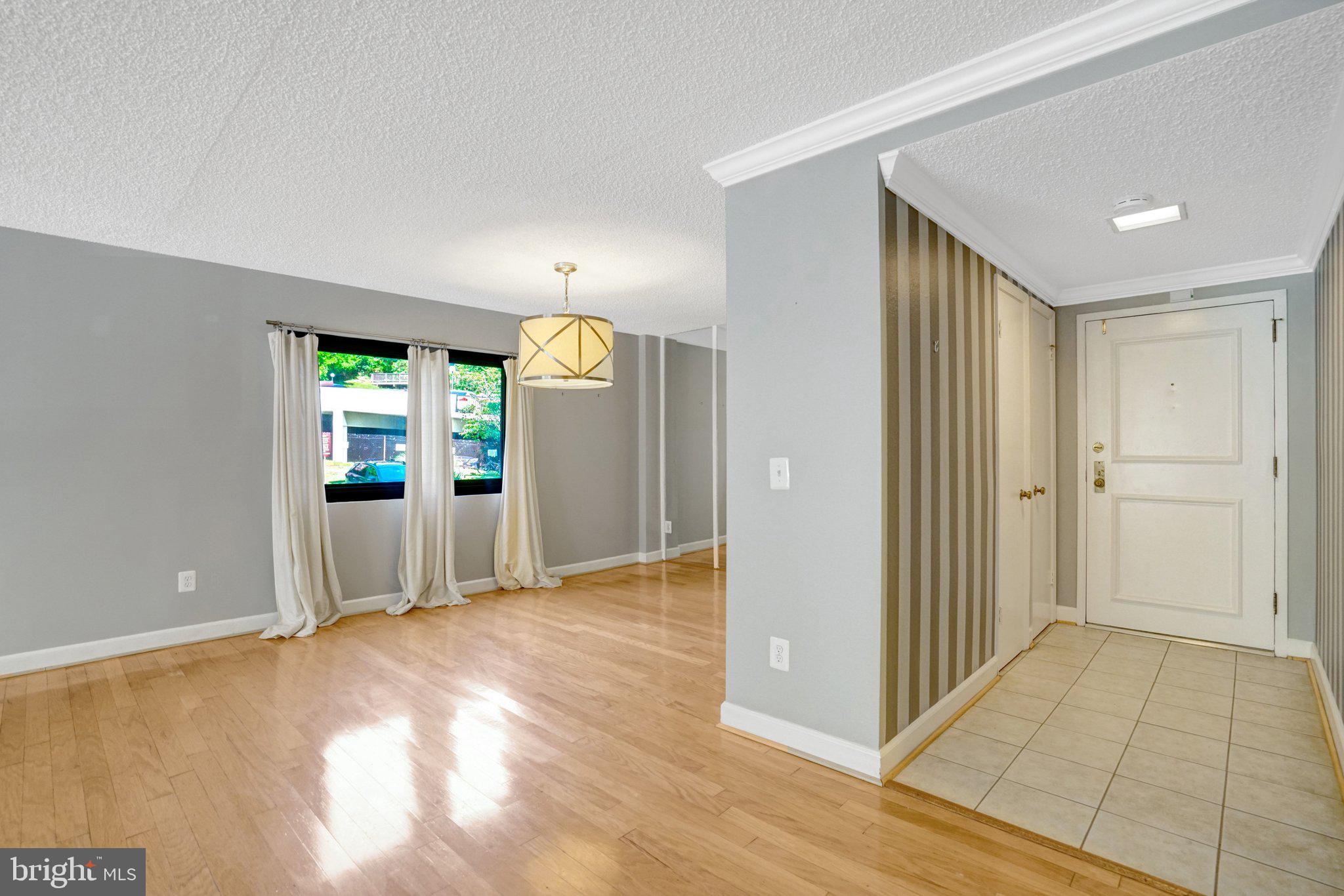 ALEXANDRIA KNOLLS - Residential