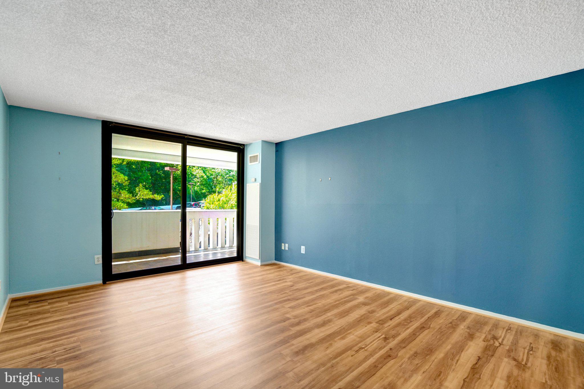 ALEXANDRIA KNOLLS - Residential
