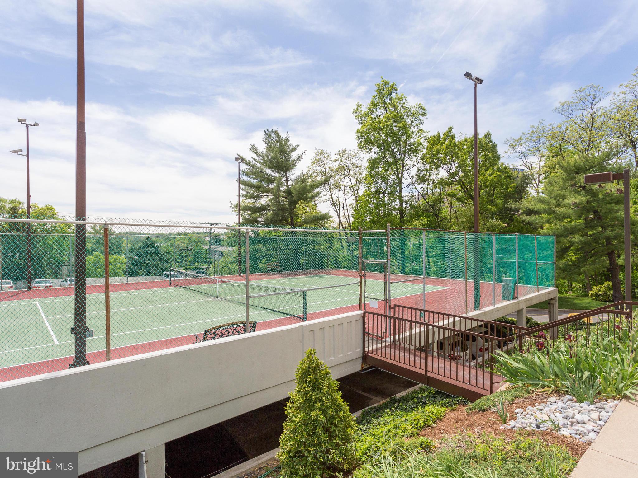 ALEXANDRIA KNOLLS - Residential
