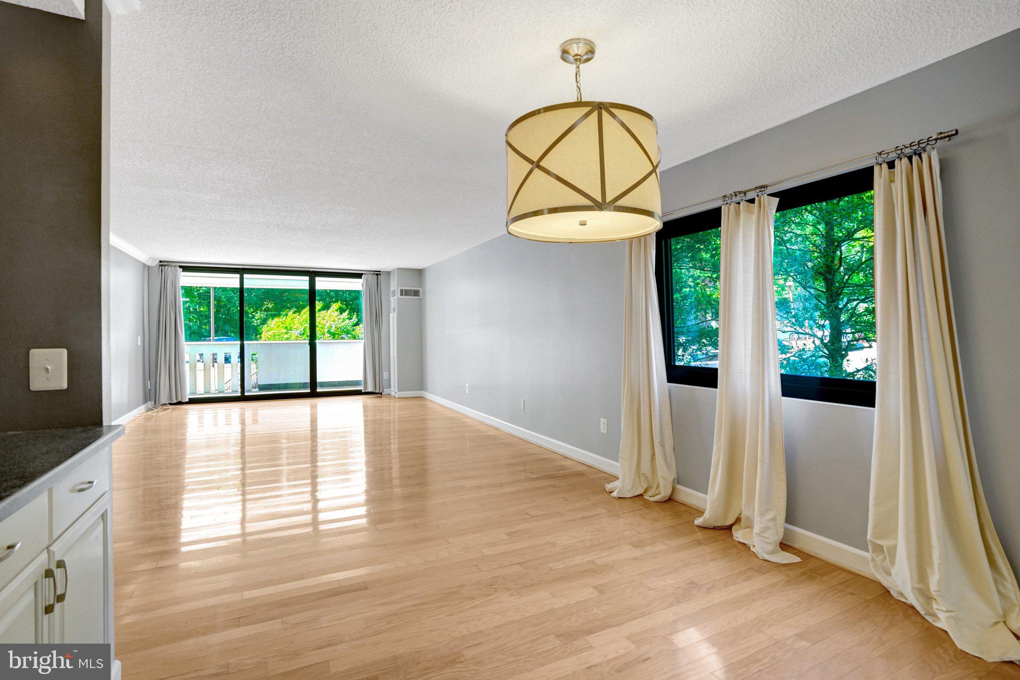 ALEXANDRIA KNOLLS - Residential
