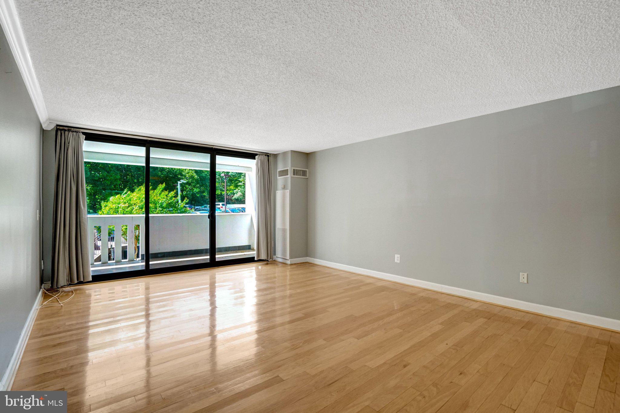 ALEXANDRIA KNOLLS - Residential
