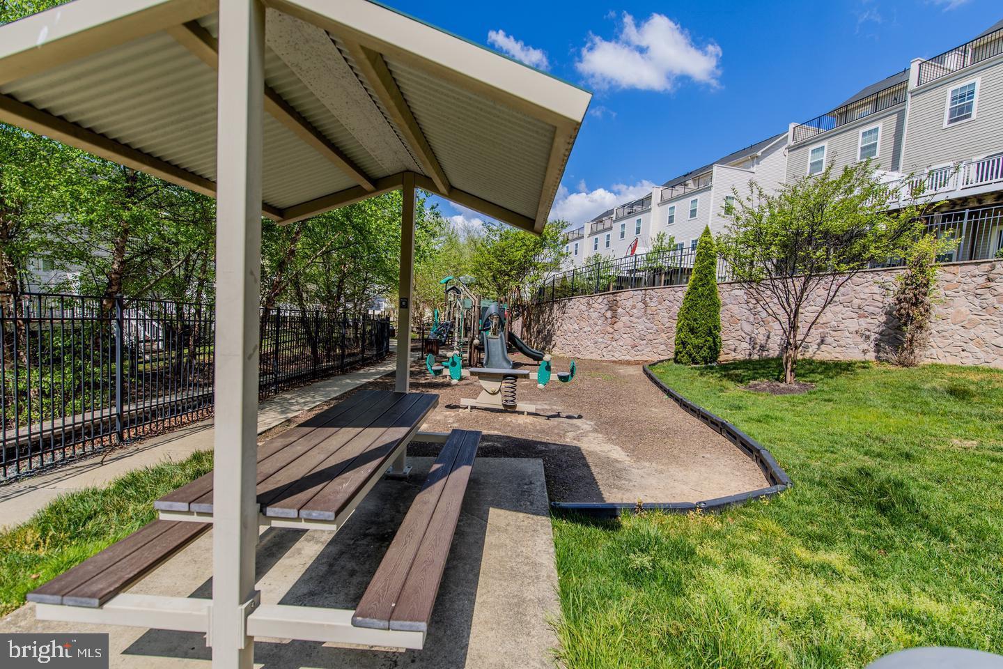 FIELDSTONE PRESERVE - Residential