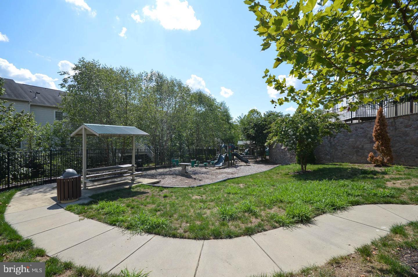 FIELDSTONE PRESERVE - Residential