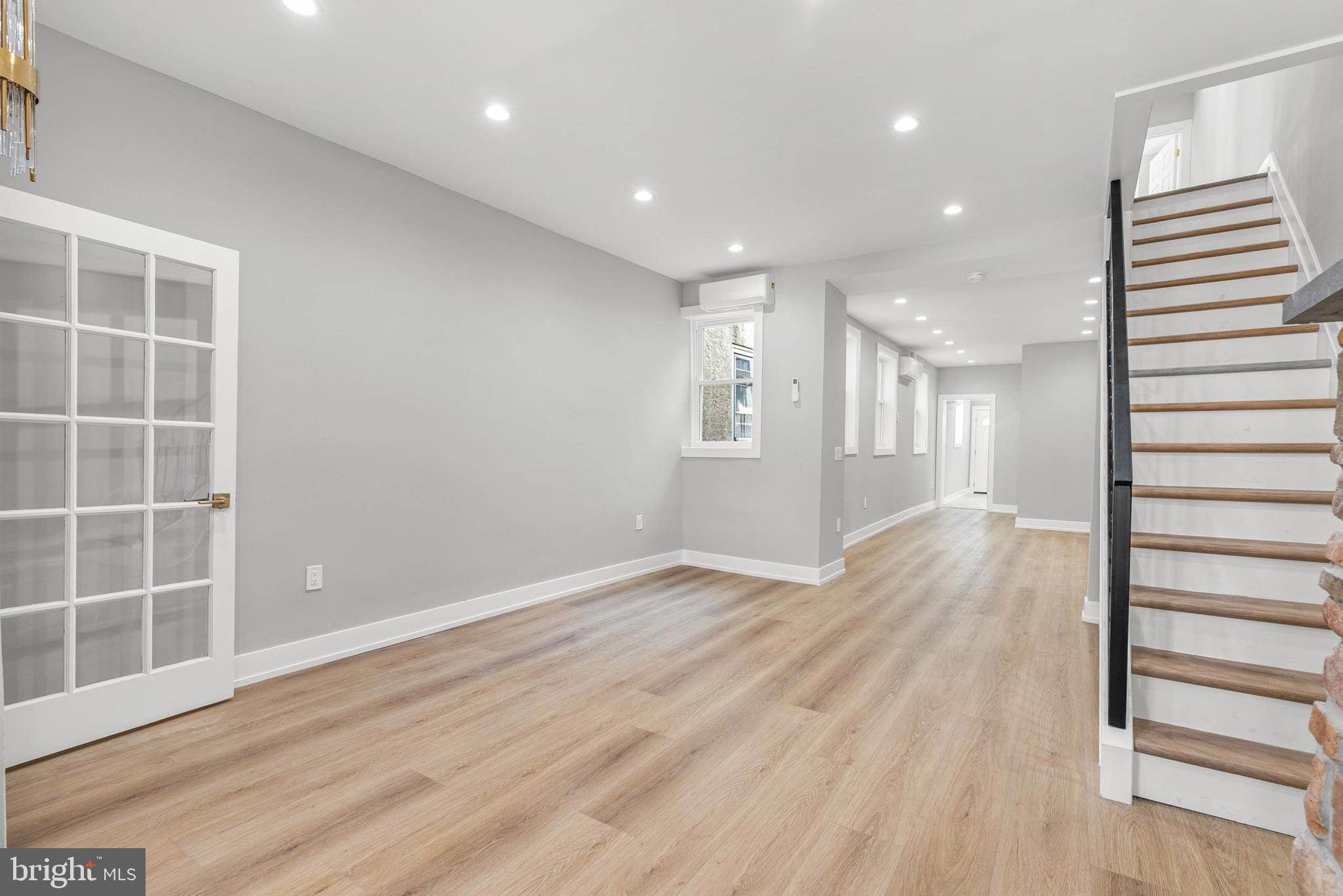 PORT RICHMOND - Residential