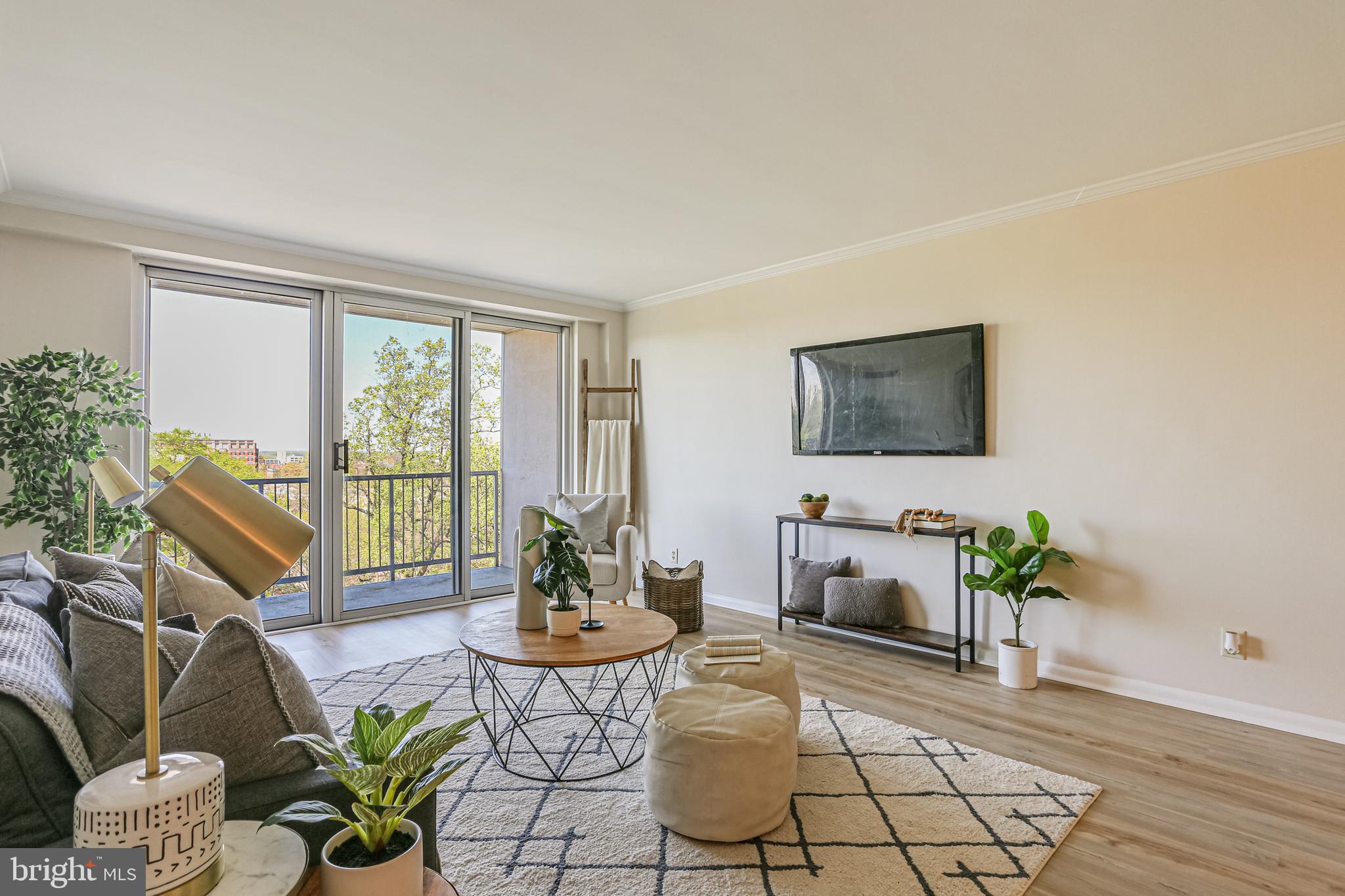 WHITEHALL - Residential