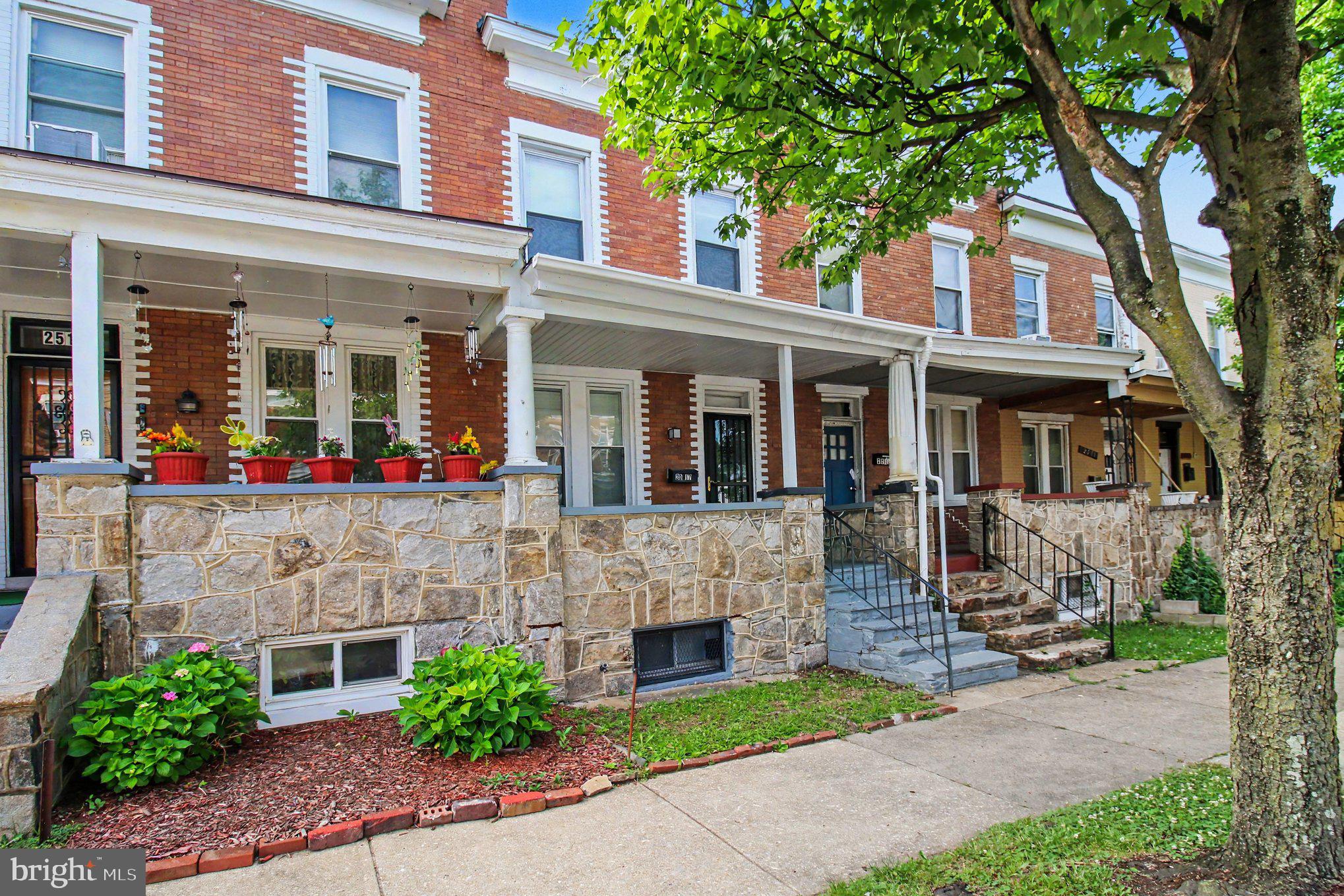 MONTEBELLO - Residential