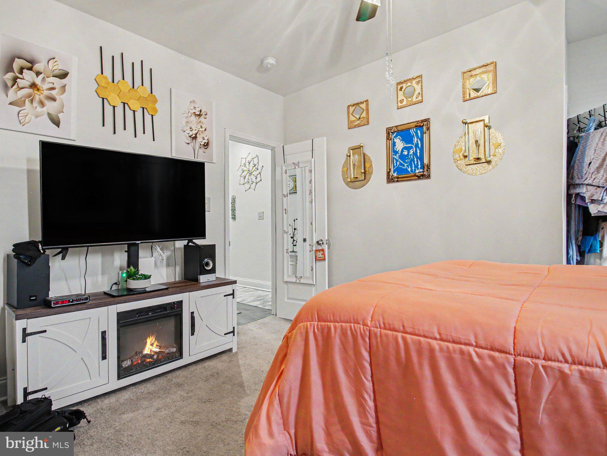 MONTEBELLO - Residential