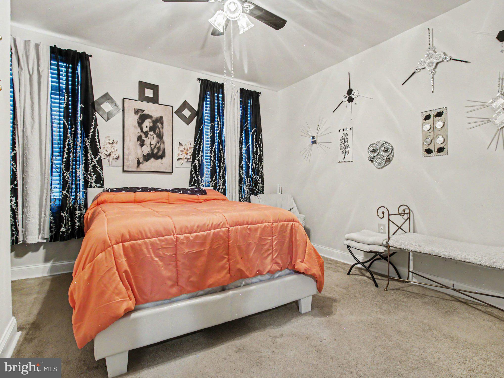 MONTEBELLO - Residential