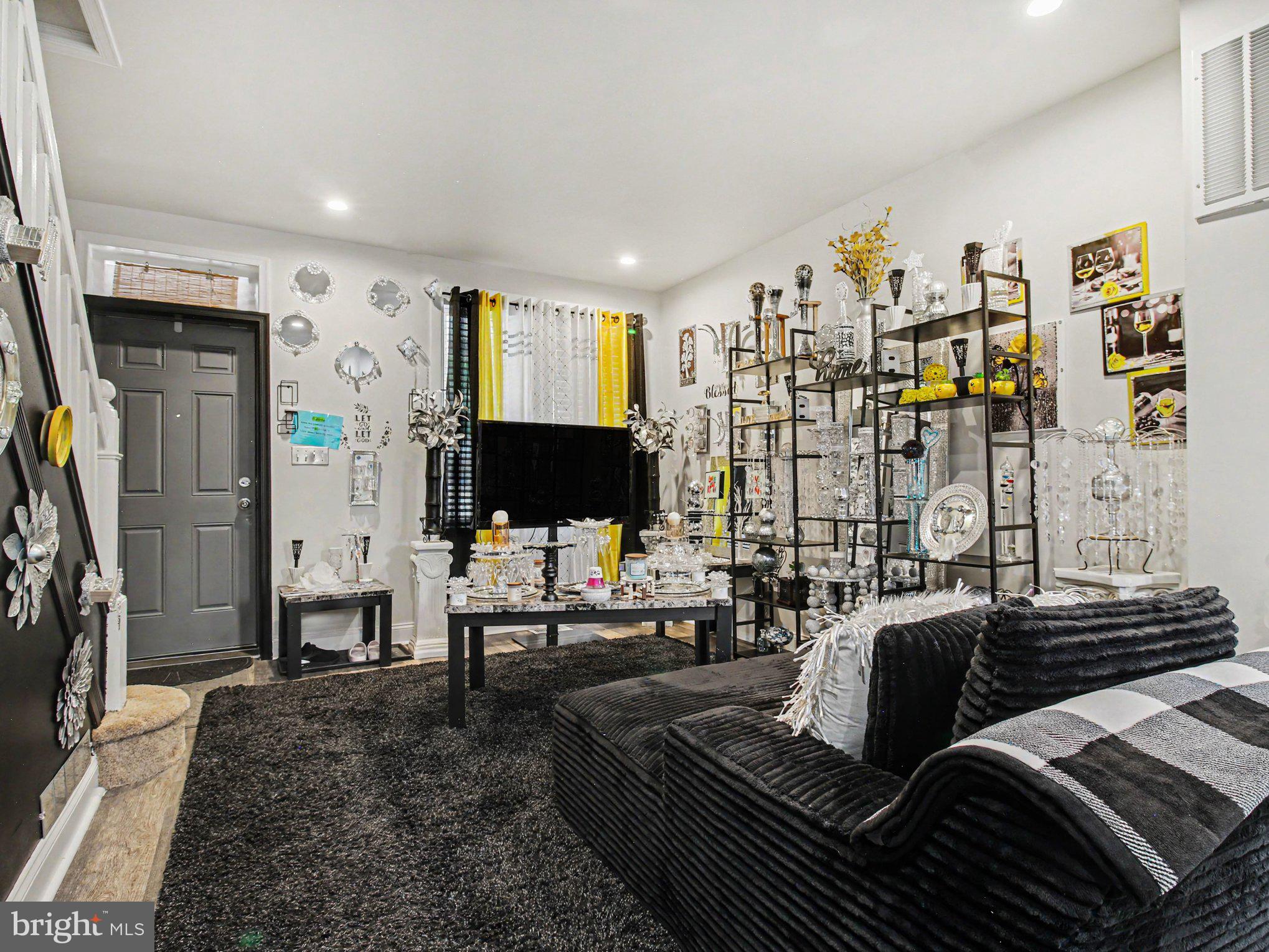 MONTEBELLO - Residential