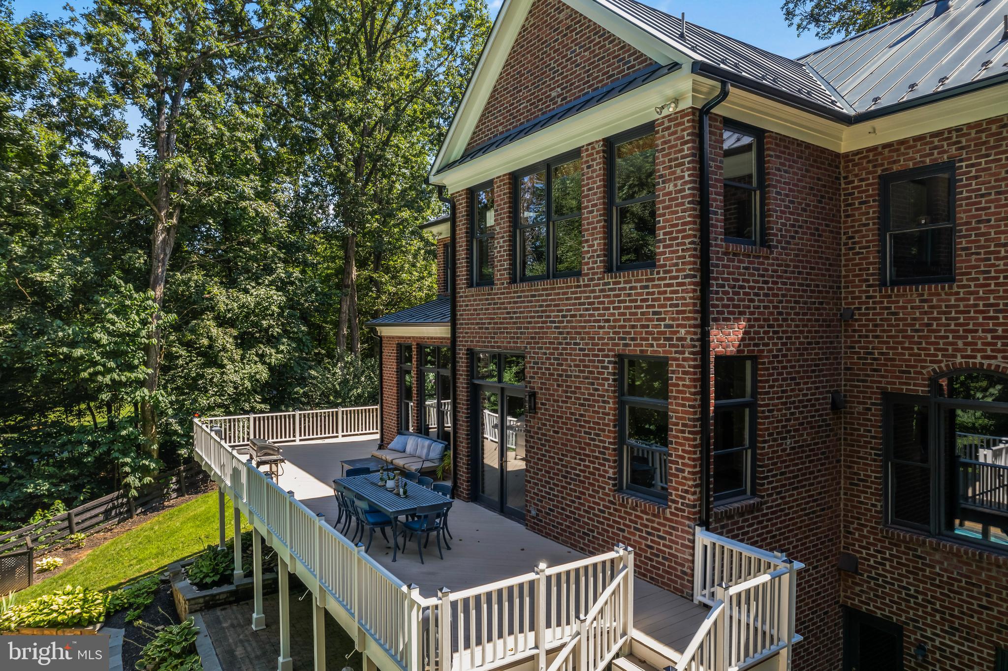 BEACON HILL - Residential