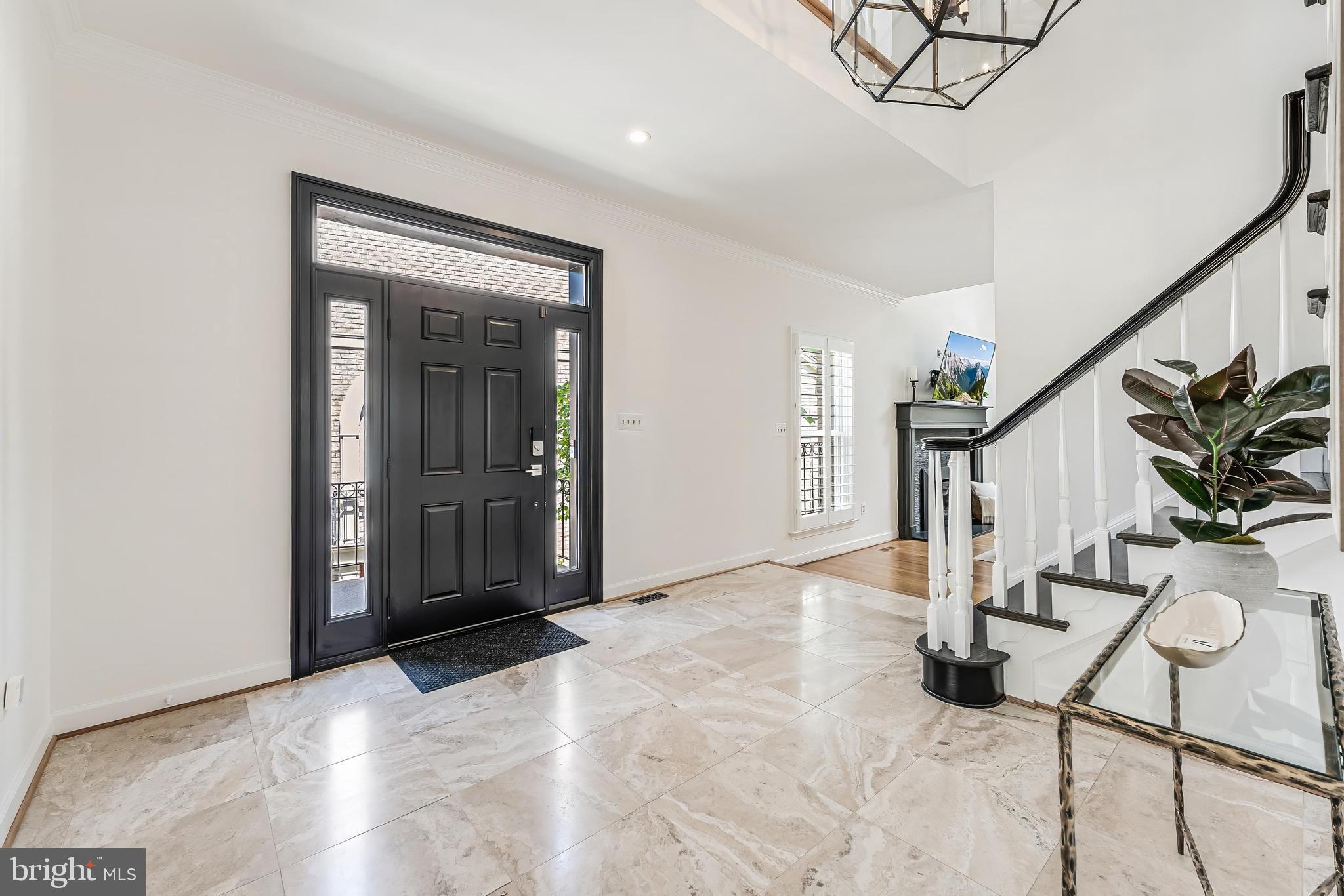 MC LEAN OAKS - Residential