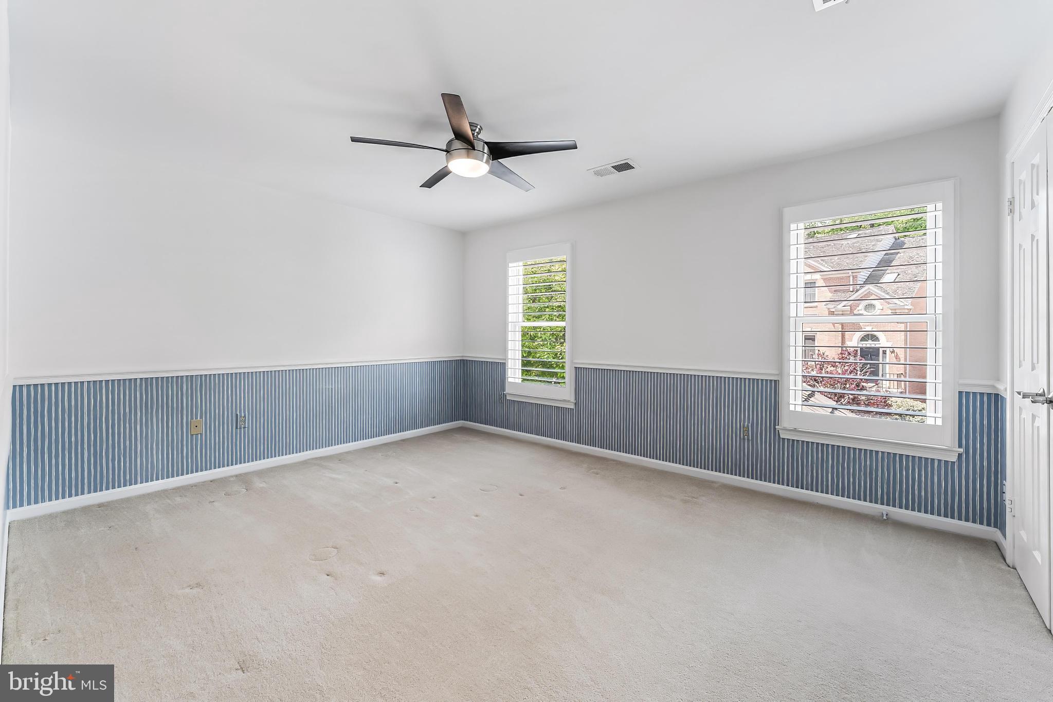 MC LEAN OAKS - Residential