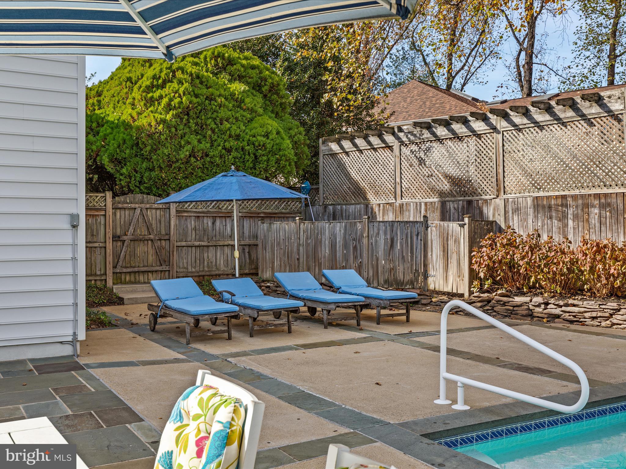 LANGLEY OAKS - Residential